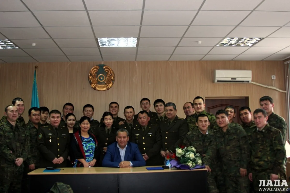 Фото пресс-службы ДЧС Мангистауской области||news_pic_more|<!--TBegin--><a href="https://img.lada.kz/2015-12/1451546845_1.jpg" onclick="return hs.expand(this)" ><img align="left" src="https://img.lada.kz/2015-12/thumbs/1451546845_1.jpg" alt='Актауские пожарные проводили на пенсию майора противопожарной службы Бахытжана Кайрлаева' title='Актауские пожарные проводили на пенсию майора противопожарной службы Бахытжана Кайрлаева'  /></a><!--TEnd--><br /><!--TBegin--><a href="https://img.lada.kz/2015-12/1451546927_2.jpg" onclick="return hs.expand(this)" ><img align="left" src="https://img.lada.kz/2015-12/thumbs/1451546927_2.jpg" alt='Актауские пожарные проводили на пенсию майора противопожарной службы Бахытжана Кайрлаева' title='Актауские пожарные проводили на пенсию майора противопожарной службы Бахытжана Кайрлаева'  /></a><!--TEnd--><br /><!--TBegin--><a href="https://img.lada.kz/2015-12/1451546916_3.jpg" onclick="return hs.expand(this)" ><img align="left" src="https://img.lada.kz/2015-12/thumbs/1451546916_3.jpg" alt='Актауские пожарные проводили на пенсию майора противопожарной службы Бахытжана Кайрлаева' title='Актауские пожарные проводили на пенсию майора противопожарной службы Бахытжана Кайрлаева'  /></a><!--TEnd-->