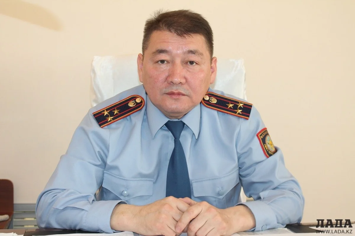 Амангельды Халмурадов - руководитель местной полиции. Фото автора
