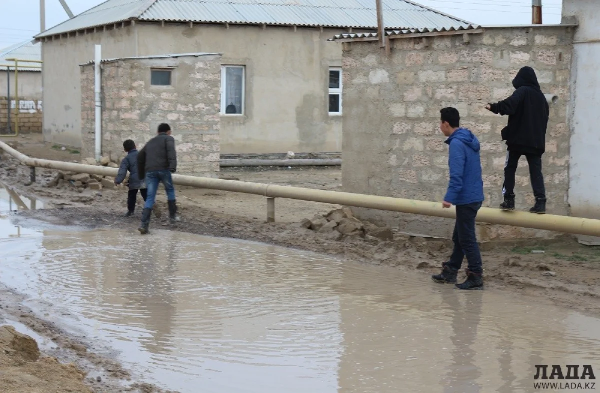 Сельский округ Баскудук||news_pic_more|<!--TBegin--><a href="https://img.lada.kz/2016-01/1452599735_img_9377.jpg" onclick="return hs.expand(this)" ><img align="left" src="https://img.lada.kz/2016-01/thumbs/1452599735_img_9377.jpg" alt='Жители Мунайлинского района собственными силами устраняют последствия проливных дождей' title='Жители Мунайлинского района собственными силами устраняют последствия проливных дождей'  /></a><!--TEnd--><br /><!--TBegin--><a href="https://img.lada.kz/2016-01/1452599663_img_9389.jpg" onclick="return hs.expand(this)" ><img align="left" src="https://img.lada.kz/2016-01/thumbs/1452599663_img_9389.jpg" alt='Жители Мунайлинского района собственными силами устраняют последствия проливных дождей' title='Жители Мунайлинского района собственными силами устраняют последствия проливных дождей'  /></a><!--TEnd--><br /><!--TBegin--><a href="https://img.lada.kz/2016-01/1452599670_img_9391.jpg" onclick="return hs.expand(this)" ><img align="left" src="https://img.lada.kz/2016-01/thumbs/1452599670_img_9391.jpg" alt='Жители Мунайлинского района собственными силами устраняют последствия проливных дождей' title='Жители Мунайлинского района собственными силами устраняют последствия проливных дождей'  /></a><!--TEnd--><br /><!--TBegin--><a href="https://img.lada.kz/2016-01/1452599736_img_9393.jpg" onclick="return hs.expand(this)" ><img align="left" src="https://img.lada.kz/2016-01/thumbs/1452599736_img_9393.jpg" alt='Жители Мунайлинского района собственными силами устраняют последствия проливных дождей' title='Жители Мунайлинского района собственными силами устраняют последствия проливных дождей'  /></a><!--TEnd--><br /><!--TBegin--><a href="https://img.lada.kz/2016-01/1452599745_img_9396.jpg" onclick="return hs.expand(this)" ><img align="left" src="https://img.lada.kz/2016-01/thumbs/1452599745_img_9396.jpg" alt='Жители Мунайлинского района собственными силами устраняют последствия проливных дождей' title='Жители Мунайлинского района собственными силами устраняют последствия проливных дождей'  /></a><!--TEnd--><br /><!--TBegin--><a href="https://img.lada.kz/2016-01/1452599740_img_9399.jpg" onclick="return hs.expand(this)" ><img align="left" src="https://img.lada.kz/2016-01/thumbs/1452599740_img_9399.jpg" alt='Жители Мунайлинского района собственными силами устраняют последствия проливных дождей' title='Жители Мунайлинского района собственными силами устраняют последствия проливных дождей'  /></a><!--TEnd--><br /><!--TBegin--><a href="https://img.lada.kz/2016-01/1452599692_img_9403.jpg" onclick="return hs.expand(this)" ><img align="left" src="https://img.lada.kz/2016-01/thumbs/1452599692_img_9403.jpg" alt='Жители Мунайлинского района собственными силами устраняют последствия проливных дождей' title='Жители Мунайлинского района собственными силами устраняют последствия проливных дождей'  /></a><!--TEnd--><br /><!--TBegin--><a href="https://img.lada.kz/2016-01/1452599691_img_9417.jpg" onclick="return hs.expand(this)" ><img align="left" src="https://img.lada.kz/2016-01/thumbs/1452599691_img_9417.jpg" alt='Жители Мунайлинского района собственными силами устраняют последствия проливных дождей' title='Жители Мунайлинского района собственными силами устраняют последствия проливных дождей'  /></a><!--TEnd--><br /><!--TBegin--><a href="https://img.lada.kz/2016-01/1452599747_img_9429.jpg" onclick="return hs.expand(this)" ><img align="left" src="https://img.lada.kz/2016-01/thumbs/1452599747_img_9429.jpg" alt='Жители Мунайлинского района собственными силами устраняют последствия проливных дождей' title='Жители Мунайлинского района собственными силами устраняют последствия проливных дождей'  /></a><!--TEnd--><br /><!--TBegin--><a href="https://img.lada.kz/2016-01/1452599703_img_9430.jpg" onclick="return hs.expand(this)" ><img align="left" src="https://img.lada.kz/2016-01/thumbs/1452599703_img_9430.jpg" alt='Жители Мунайлинского района собственными силами устраняют последствия проливных дождей' title='Жители Мунайлинского района собственными силами устраняют последствия проливных дождей'  /></a><!--TEnd--><br /><!--TBegin--><a href="https://img.lada.kz/2016-01/1452599670_img_9434.jpg" onclick="return hs.expand(this)" ><img align="left" src="https://img.lada.kz/2016-01/thumbs/1452599670_img_9434.jpg" alt='Жители Мунайлинского района собственными силами устраняют последствия проливных дождей' title='Жители Мунайлинского района собственными силами устраняют последствия проливных дождей'  /></a><!--TEnd--><br /><!--TBegin--><a href="https://img.lada.kz/2016-01/1452599721_img_9436.jpg" onclick="return hs.expand(this)" ><img align="left" src="https://img.lada.kz/2016-01/thumbs/1452599721_img_9436.jpg" alt='Жители Мунайлинского района собственными силами устраняют последствия проливных дождей' title='Жители Мунайлинского района собственными силами устраняют последствия проливных дождей'  /></a><!--TEnd--><br /><!--TBegin--><a href="https://img.lada.kz/2016-01/1452599715_img_9442.jpg" onclick="return hs.expand(this)" ><img align="left" src="https://img.lada.kz/2016-01/thumbs/1452599715_img_9442.jpg" alt='Жители Мунайлинского района собственными силами устраняют последствия проливных дождей' title='Жители Мунайлинского района собственными силами устраняют последствия проливных дождей'  /></a><!--TEnd--><br /><!--TBegin--><a href="https://img.lada.kz/2016-01/1452599728_img_9455.jpg" onclick="return hs.expand(this)" ><img align="left" src="https://img.lada.kz/2016-01/thumbs/1452599728_img_9455.jpg" alt='Жители Мунайлинского района собственными силами устраняют последствия проливных дождей' title='Жители Мунайлинского района собственными силами устраняют последствия проливных дождей'  /></a><!--TEnd--><br /><!--TBegin--><a href="https://img.lada.kz/2016-01/1452599717_img_9476.jpg" onclick="return hs.expand(this)" ><img align="left" src="https://img.lada.kz/2016-01/thumbs/1452599717_img_9476.jpg" alt='Жители Мунайлинского района собственными силами устраняют последствия проливных дождей' title='Жители Мунайлинского района собственными силами устраняют последствия проливных дождей'  /></a><!--TEnd--><br /><!--TBegin--><a href="https://img.lada.kz/2016-01/1452599750_img_9477.jpg" onclick="return hs.expand(this)" ><img align="left" src="https://img.lada.kz/2016-01/thumbs/1452599750_img_9477.jpg" alt='Жители Мунайлинского района собственными силами устраняют последствия проливных дождей' title='Жители Мунайлинского района собственными силами устраняют последствия проливных дождей'  /></a><!--TEnd--><br /><!--TBegin--><a href="https://img.lada.kz/2016-01/1452599658_img_9478.jpg" onclick="return hs.expand(this)" ><img align="left" src="https://img.lada.kz/2016-01/thumbs/1452599658_img_9478.jpg" alt='Жители Мунайлинского района собственными силами устраняют последствия проливных дождей' title='Жители Мунайлинского района собственными силами устраняют последствия проливных дождей'  /></a><!--TEnd--><br /><!--TBegin--><a href="https://img.lada.kz/2016-01/1452599715_img_9479.jpg" onclick="return hs.expand(this)" ><img align="left" src="https://img.lada.kz/2016-01/thumbs/1452599715_img_9479.jpg" alt='Жители Мунайлинского района собственными силами устраняют последствия проливных дождей' title='Жители Мунайлинского района собственными силами устраняют последствия проливных дождей'  /></a><!--TEnd--><br /><!--TBegin--><a href="https://img.lada.kz/2016-01/1452599744_img_9483.jpg" onclick="return hs.expand(this)" ><img align="left" src="https://img.lada.kz/2016-01/thumbs/1452599744_img_9483.jpg" alt='Жители Мунайлинского района собственными силами устраняют последствия проливных дождей' title='Жители Мунайлинского района собственными силами устраняют последствия проливных дождей'  /></a><!--TEnd--><br /><!--TBegin--><a href="https://img.lada.kz/2016-01/1452599743_img_9490.jpg" onclick="return hs.expand(this)" ><img align="left" src="https://img.lada.kz/2016-01/thumbs/1452599743_img_9490.jpg" alt='Жители Мунайлинского района собственными силами устраняют последствия проливных дождей' title='Жители Мунайлинского района собственными силами устраняют последствия проливных дождей'  /></a><!--TEnd--><br /><!--TBegin--><a href="https://img.lada.kz/2016-01/1452599717_img_9504.jpg" onclick="return hs.expand(this)" ><img align="left" src="https://img.lada.kz/2016-01/thumbs/1452599717_img_9504.jpg" alt='Жители Мунайлинского района собственными силами устраняют последствия проливных дождей' title='Жители Мунайлинского района собственными силами устраняют последствия проливных дождей'  /></a><!--TEnd--><br /><!--TBegin--><a href="https://img.lada.kz/2016-01/1452599689_img_9516.jpg" onclick="return hs.expand(this)" ><img align="left" src="https://img.lada.kz/2016-01/thumbs/1452599689_img_9516.jpg" alt='Жители Мунайлинского района собственными силами устраняют последствия проливных дождей' title='Жители Мунайлинского района собственными силами устраняют последствия проливных дождей'  /></a><!--TEnd--><br /><!--TBegin--><a href="https://img.lada.kz/2016-01/1452599749_img_9519.jpg" onclick="return hs.expand(this)" ><img align="left" src="https://img.lada.kz/2016-01/thumbs/1452599749_img_9519.jpg" alt='Жители Мунайлинского района собственными силами устраняют последствия проливных дождей' title='Жители Мунайлинского района собственными силами устраняют последствия проливных дождей'  /></a><!--TEnd--><br /><!--TBegin--><a href="https://img.lada.kz/2016-01/1452599753_img_9524.jpg" onclick="return hs.expand(this)" ><img align="left" src="https://img.lada.kz/2016-01/thumbs/1452599753_img_9524.jpg" alt='Жители Мунайлинского района собственными силами устраняют последствия проливных дождей' title='Жители Мунайлинского района собственными силами устраняют последствия проливных дождей'  /></a><!--TEnd--><br /><!--TBegin--><a href="https://img.lada.kz/2016-01/1452599683_img_9529.jpg" onclick="return hs.expand(this)" ><img align="left" src="https://img.lada.kz/2016-01/thumbs/1452599683_img_9529.jpg" alt='Жители Мунайлинского района собственными силами устраняют последствия проливных дождей' title='Жители Мунайлинского района собственными силами устраняют последствия проливных дождей'  /></a><!--TEnd-->