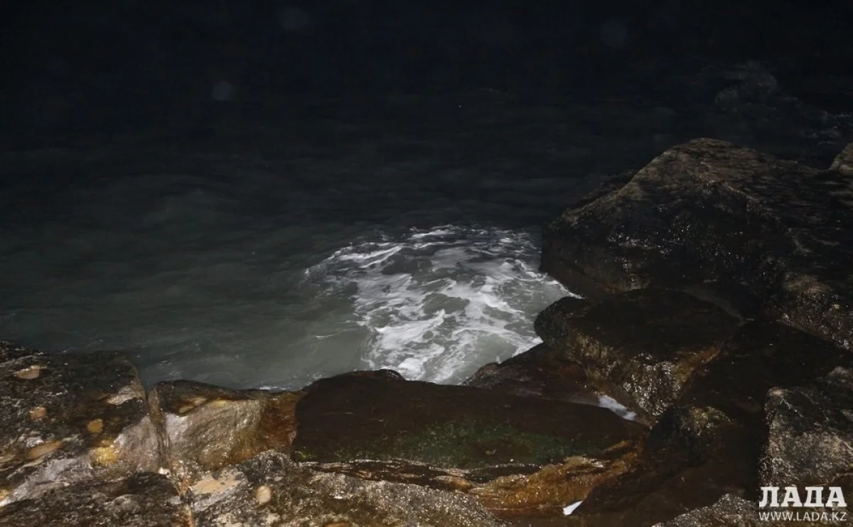 Спасатели ищут утонувшего молодого человека||news_pic_more|<!--TBegin--><a href="https://img.lada.kz/2016-01/1453356534_569288.jpg" onclick="return hs.expand(this)" ><img align="left" src="https://img.lada.kz/2016-01/thumbs/1453356534_569288.jpg" alt='Гульнара Ходжабекова: Продолжаются поиски утонувшего молодого человека' title='Гульнара Ходжабекова: Продолжаются поиски утонувшего молодого человека'  /></a><!--TEnd-->