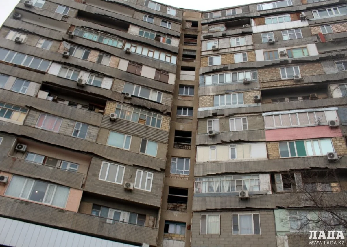 на фото 22 дом в 5 микрорайоне