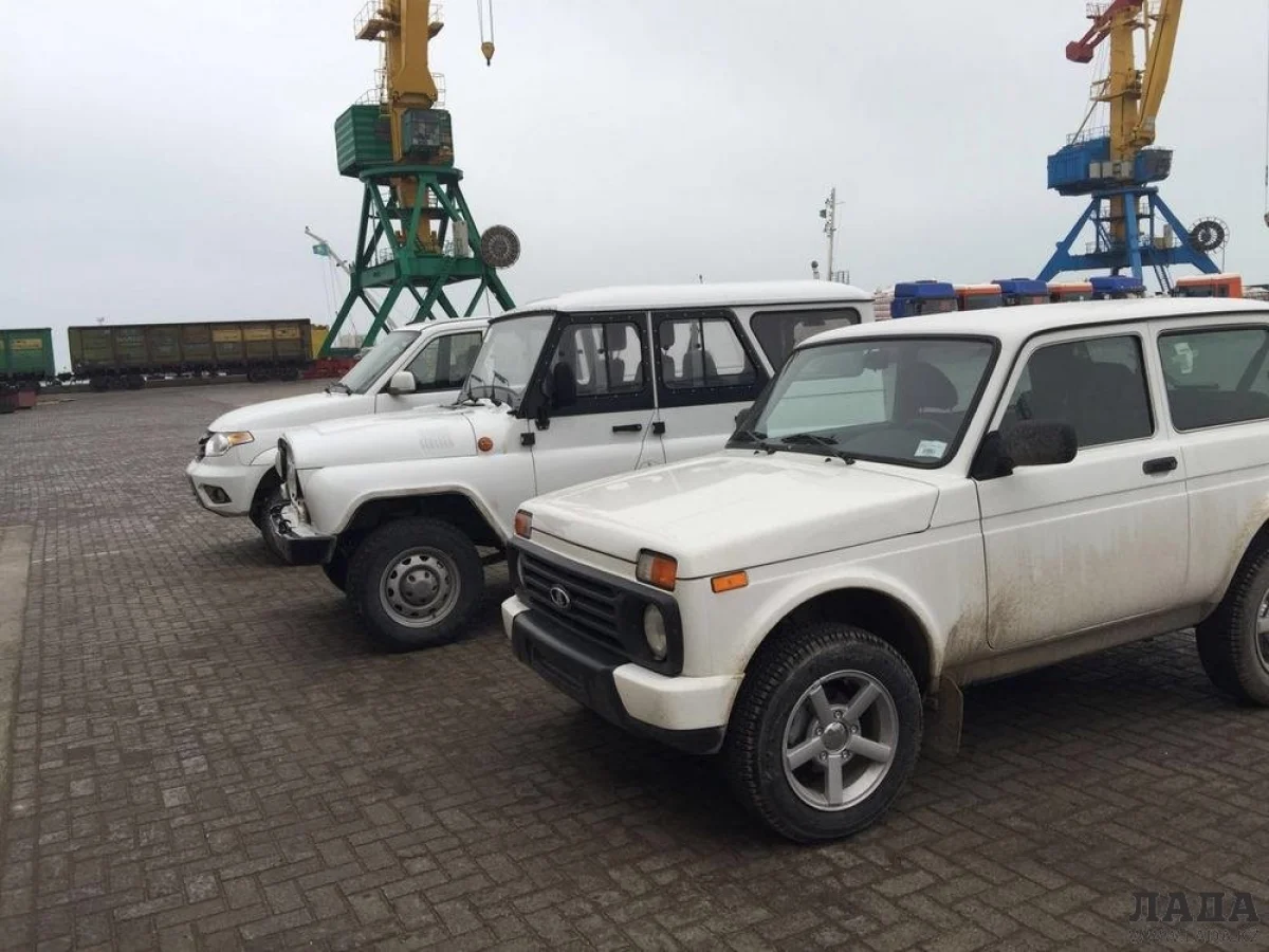 Автомобиль марки «Нива» в порту Актау