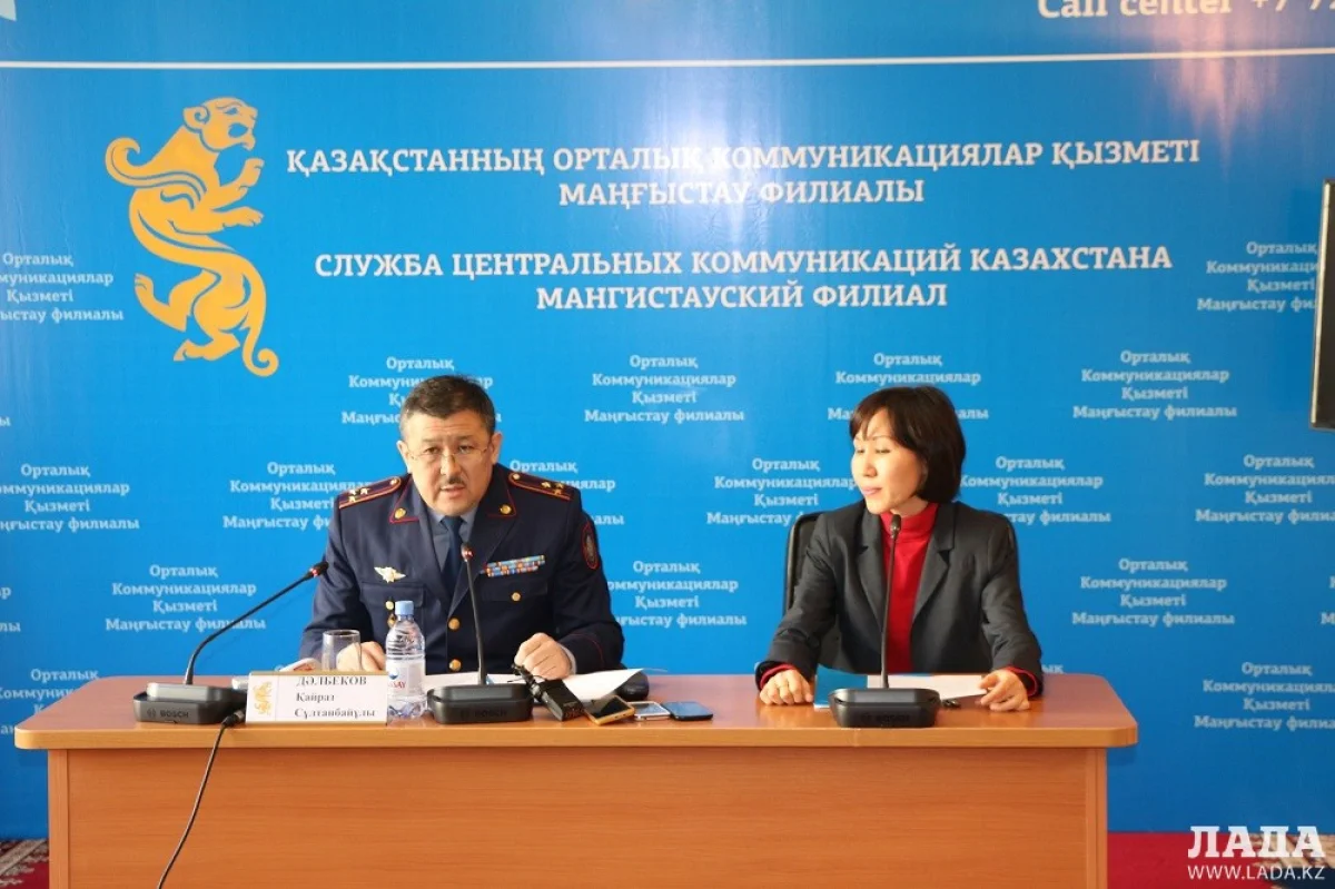 Кайрат Дальбеков на брифинге в облакимате. Фото Кадырбека Айдарулы