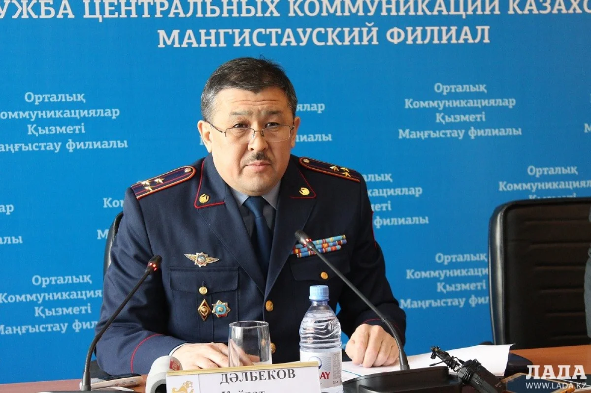 Начальник ДВД отвечает на вопросы журналистов