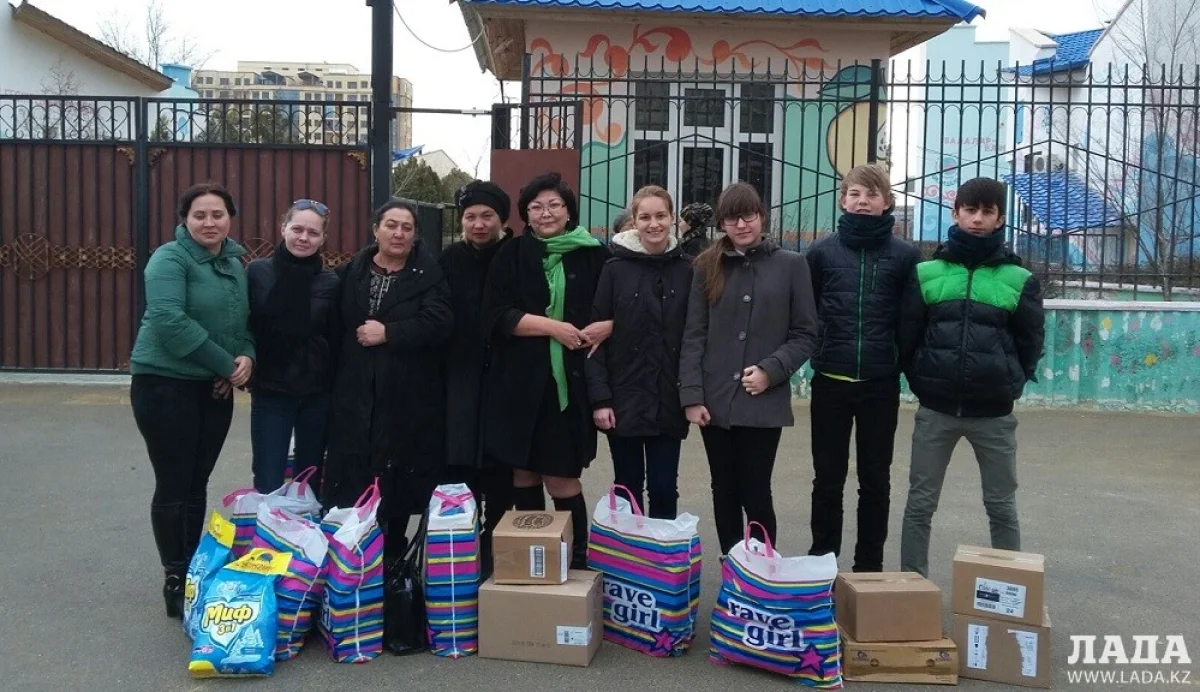 Учащиеся и сотрудники школы №6 Актау возле детской деревни||news_pic_more|<!--TBegin--><a href="https://img.lada.kz/2016-02/1455784259_img-20160217-wa0032.jpg" onclick="return hs.expand(this)" ><img align="left" src="https://img.lada.kz/2016-02/thumbs/1455784259_img-20160217-wa0032.jpg" alt='Школьники Актау на заработанные деньги купили подарки для детей из детской деревни' title='Школьники Актау на заработанные деньги купили подарки для детей из детской деревни'  /></a><!--TEnd--><br /><!--TBegin--><a href="https://img.lada.kz/2016-02/1455784285_img-20160217-wa0033.jpg" onclick="return hs.expand(this)" ><img align="left" src="https://img.lada.kz/2016-02/thumbs/1455784285_img-20160217-wa0033.jpg" alt='Школьники Актау на заработанные деньги купили подарки для детей из детской деревни' title='Школьники Актау на заработанные деньги купили подарки для детей из детской деревни'  /></a><!--TEnd--><br /><!--TBegin--><a href="https://img.lada.kz/2016-02/1455784269_img-20160217-wa0034.jpg" onclick="return hs.expand(this)" ><img align="left" src="https://img.lada.kz/2016-02/thumbs/1455784269_img-20160217-wa0034.jpg" alt='Школьники Актау на заработанные деньги купили подарки для детей из детской деревни' title='Школьники Актау на заработанные деньги купили подарки для детей из детской деревни'  /></a><!--TEnd--><br /><!--TBegin--><a href="https://img.lada.kz/2016-02/1455784263_img-20160217-wa0038.jpg" onclick="return hs.expand(this)" ><img align="left" src="https://img.lada.kz/2016-02/thumbs/1455784263_img-20160217-wa0038.jpg" alt='Школьники Актау на заработанные деньги купили подарки для детей из детской деревни' title='Школьники Актау на заработанные деньги купили подарки для детей из детской деревни'  /></a><!--TEnd--><br /><!--TBegin--><a href="https://img.lada.kz/2016-02/1455784256_img-20160217-wa0043.jpg" onclick="return hs.expand(this)" ><img align="left" src="https://img.lada.kz/2016-02/thumbs/1455784256_img-20160217-wa0043.jpg" alt='Школьники Актау на заработанные деньги купили подарки для детей из детской деревни' title='Школьники Актау на заработанные деньги купили подарки для детей из детской деревни'  /></a><!--TEnd--><br /><!--TBegin--><a href="https://img.lada.kz/2016-02/1455784273_img-20160217-wa0045.jpg" onclick="return hs.expand(this)" ><img align="left" src="https://img.lada.kz/2016-02/thumbs/1455784273_img-20160217-wa0045.jpg" alt='Школьники Актау на заработанные деньги купили подарки для детей из детской деревни' title='Школьники Актау на заработанные деньги купили подарки для детей из детской деревни'  /></a><!--TEnd--><br /><!--TBegin--><a href="https://img.lada.kz/2016-02/1455784296_img-20160217-wa0046.jpg" onclick="return hs.expand(this)" ><img align="left" src="https://img.lada.kz/2016-02/thumbs/1455784296_img-20160217-wa0046.jpg" alt='Школьники Актау на заработанные деньги купили подарки для детей из детской деревни' title='Школьники Актау на заработанные деньги купили подарки для детей из детской деревни'  /></a><!--TEnd--><br /><!--TBegin--><a href="https://img.lada.kz/2016-02/1455784305_img-20160217-wa0047.jpg" onclick="return hs.expand(this)" ><img align="left" src="https://img.lada.kz/2016-02/thumbs/1455784305_img-20160217-wa0047.jpg" alt='Школьники Актау на заработанные деньги купили подарки для детей из детской деревни' title='Школьники Актау на заработанные деньги купили подарки для детей из детской деревни'  /></a><!--TEnd--><br /><!--TBegin--><a href="https://img.lada.kz/2016-02/1455784239_img-20160217-wa0051.jpg" onclick="return hs.expand(this)" ><img align="left" src="https://img.lada.kz/2016-02/thumbs/1455784239_img-20160217-wa0051.jpg" alt='Школьники Актау на заработанные деньги купили подарки для детей из детской деревни' title='Школьники Актау на заработанные деньги купили подарки для детей из детской деревни'  /></a><!--TEnd--><br /><!--TBegin--><a href="https://img.lada.kz/2016-02/1455784267_img-20160217-wa0054.jpg" onclick="return hs.expand(this)" ><img align="left" src="https://img.lada.kz/2016-02/thumbs/1455784267_img-20160217-wa0054.jpg" alt='Школьники Актау на заработанные деньги купили подарки для детей из детской деревни' title='Школьники Актау на заработанные деньги купили подарки для детей из детской деревни'  /></a><!--TEnd--><br /><!--TBegin--><a href="https://img.lada.kz/2016-02/1455784264_img-20160217-wa0055.jpg" onclick="return hs.expand(this)" ><img align="left" src="https://img.lada.kz/2016-02/thumbs/1455784264_img-20160217-wa0055.jpg" alt='Школьники Актау на заработанные деньги купили подарки для детей из детской деревни' title='Школьники Актау на заработанные деньги купили подарки для детей из детской деревни'  /></a><!--TEnd--><br /><!--TBegin--><a href="https://img.lada.kz/2016-02/1455784262_img-20160217-wa0076.jpg" onclick="return hs.expand(this)" ><img align="left" src="https://img.lada.kz/2016-02/thumbs/1455784262_img-20160217-wa0076.jpg" alt='Школьники Актау на заработанные деньги купили подарки для детей из детской деревни' title='Школьники Актау на заработанные деньги купили подарки для детей из детской деревни'  /></a><!--TEnd-->