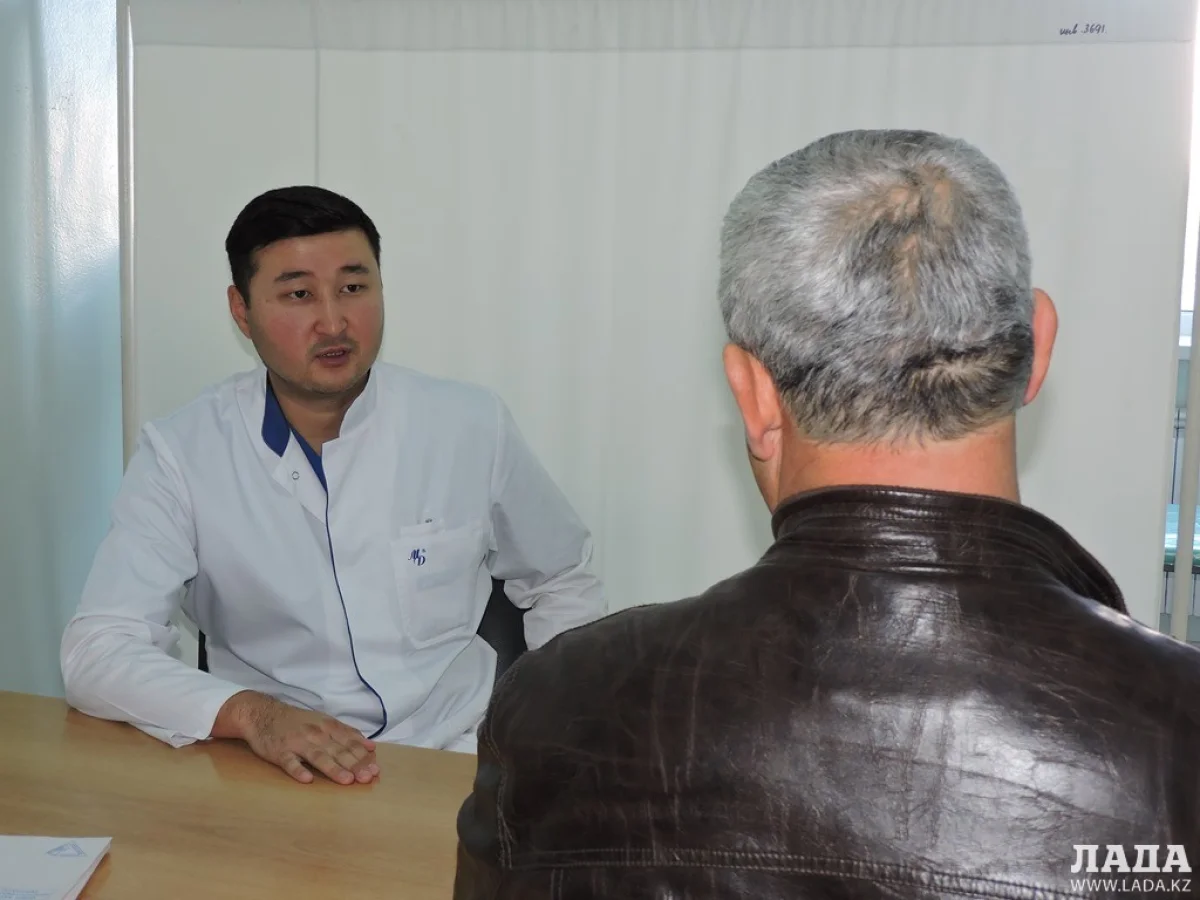 На приеме у врача уролога-андролога. Фото автора