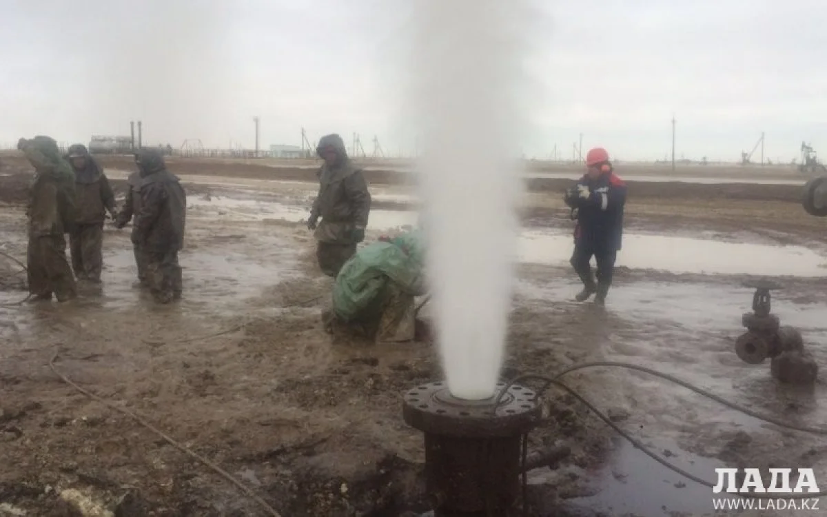 Фото и видео предоставлено департаментом индустриального развития и промышленной безопасности МИР РК по Мангистауской||news_pic_more|<!--TBegin--><a href="https://img.lada.kz/2016-03/1457075021_img-20160304-wa0004.jpg" onclick="return hs.expand(this)" ><img align="left" src="https://img.lada.kz/2016-03/thumbs/1457075021_img-20160304-wa0004.jpg" alt='Комиссия установила причины аварии на месторождении «Каламкас»' title='Комиссия установила причины аварии на месторождении «Каламкас»'  /></a><!--TEnd--><br /><!--TBegin--><a href="https://img.lada.kz/2016-03/1457074989_img-20160304-wa0002.jpg" onclick="return hs.expand(this)" ><img align="left" src="https://img.lada.kz/2016-03/thumbs/1457074989_img-20160304-wa0002.jpg" alt='Комиссия установила причины аварии на месторождении «Каламкас»' title='Комиссия установила причины аварии на месторождении «Каламкас»'  /></a><!--TEnd--><br /><!--TBegin--><a href="https://img.lada.kz/2016-03/1457075175_img-20160304-wa0003.jpg" onclick="return hs.expand(this)" ><img align="left" src="https://img.lada.kz/2016-03/thumbs/1457075175_img-20160304-wa0003.jpg" alt='Комиссия установила причины аварии на месторождении «Каламкас»' title='Комиссия установила причины аварии на месторождении «Каламкас»'  /></a><!--TEnd-->