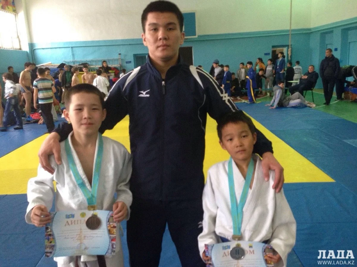 Участники турнира. Фото предоставили в спортшколе &quot;Жастар&quot;