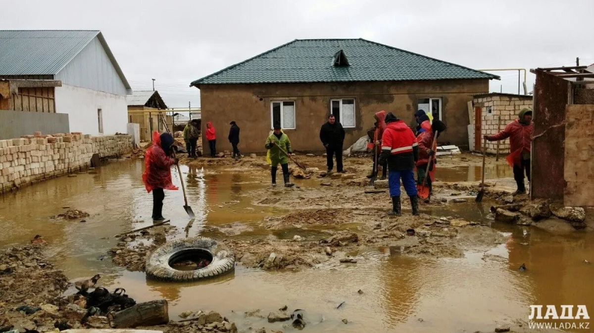 Работы по устранению последствий подтопления в селе Атамкене||news_pic_more|<!--TBegin--><a href="https://img.lada.kz/2016-03/1458033723_1.jpg" onclick="return hs.expand(this)" ><img align="left" src="https://img.lada.kz/2016-03/thumbs/1458033723_1.jpg" alt='Нурлан Тажибаев: В школе организованы спальные места и горячее питание для жителей подтопленных домов Мунайлинского района' title='Нурлан Тажибаев: В школе организованы спальные места и горячее питание для жителей подтопленных домов Мунайлинского района'  /></a><!--TEnd--><br /><!--TBegin--><a href="https://img.lada.kz/2016-03/1458033688_2.jpg" onclick="return hs.expand(this)" ><img align="left" src="https://img.lada.kz/2016-03/thumbs/1458033688_2.jpg" alt='Нурлан Тажибаев: В школе организованы спальные места и горячее питание для жителей подтопленных домов Мунайлинского района' title='Нурлан Тажибаев: В школе организованы спальные места и горячее питание для жителей подтопленных домов Мунайлинского района'  /></a><!--TEnd--><br /><!--TBegin--><a href="https://img.lada.kz/2016-03/1458033715_3.jpg" onclick="return hs.expand(this)" ><img align="left" src="https://img.lada.kz/2016-03/thumbs/1458033715_3.jpg" alt='Нурлан Тажибаев: В школе организованы спальные места и горячее питание для жителей подтопленных домов Мунайлинского района' title='Нурлан Тажибаев: В школе организованы спальные места и горячее питание для жителей подтопленных домов Мунайлинского района'  /></a><!--TEnd--><br /><!--TBegin--><a href="https://img.lada.kz/2016-03/1458033722_6.jpg" onclick="return hs.expand(this)" ><img align="left" src="https://img.lada.kz/2016-03/thumbs/1458033722_6.jpg" alt='Нурлан Тажибаев: В школе организованы спальные места и горячее питание для жителей подтопленных домов Мунайлинского района' title='Нурлан Тажибаев: В школе организованы спальные места и горячее питание для жителей подтопленных домов Мунайлинского района'  /></a><!--TEnd-->