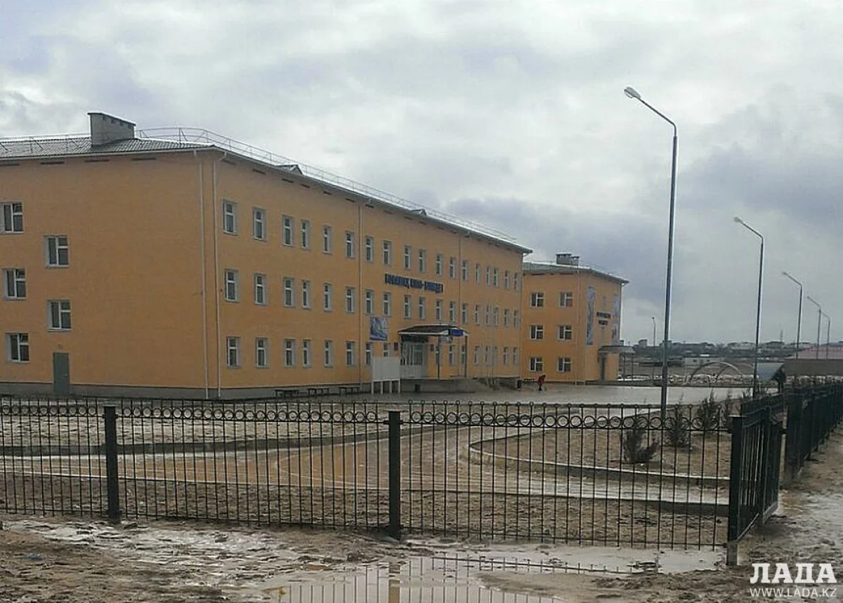 Школа №12 села Атамекен. Фото родителей школьников