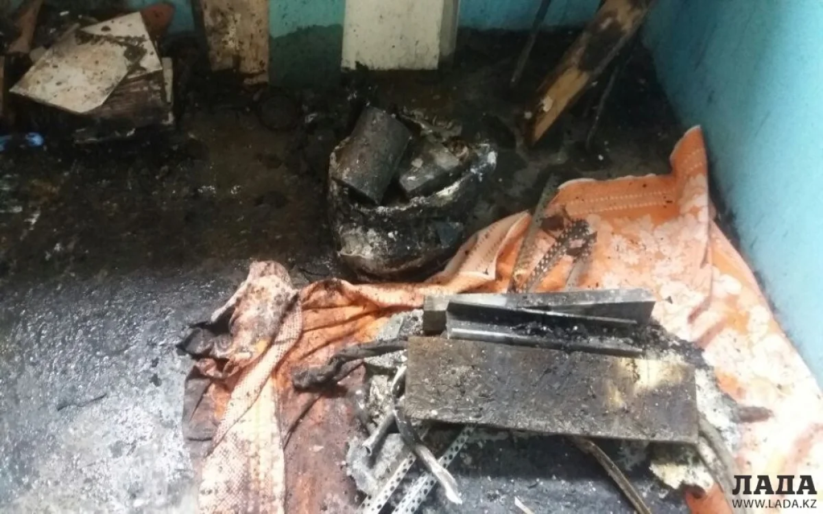 Фото Лианы Рязанцевой||news_pic_more|<!--TBegin--><a href="https://img.lada.kz/2016-03/1459430654_img_2676.jpg" onclick="return hs.expand(this)" ><img align="left" src="https://img.lada.kz/2016-03/thumbs/1459430654_img_2676.jpg" alt='В Актау из-за пожара в подъезде жилого дома эвакуировано 10 человек' title='В Актау из-за пожара в подъезде жилого дома эвакуировано 10 человек'  /></a><!--TEnd-->