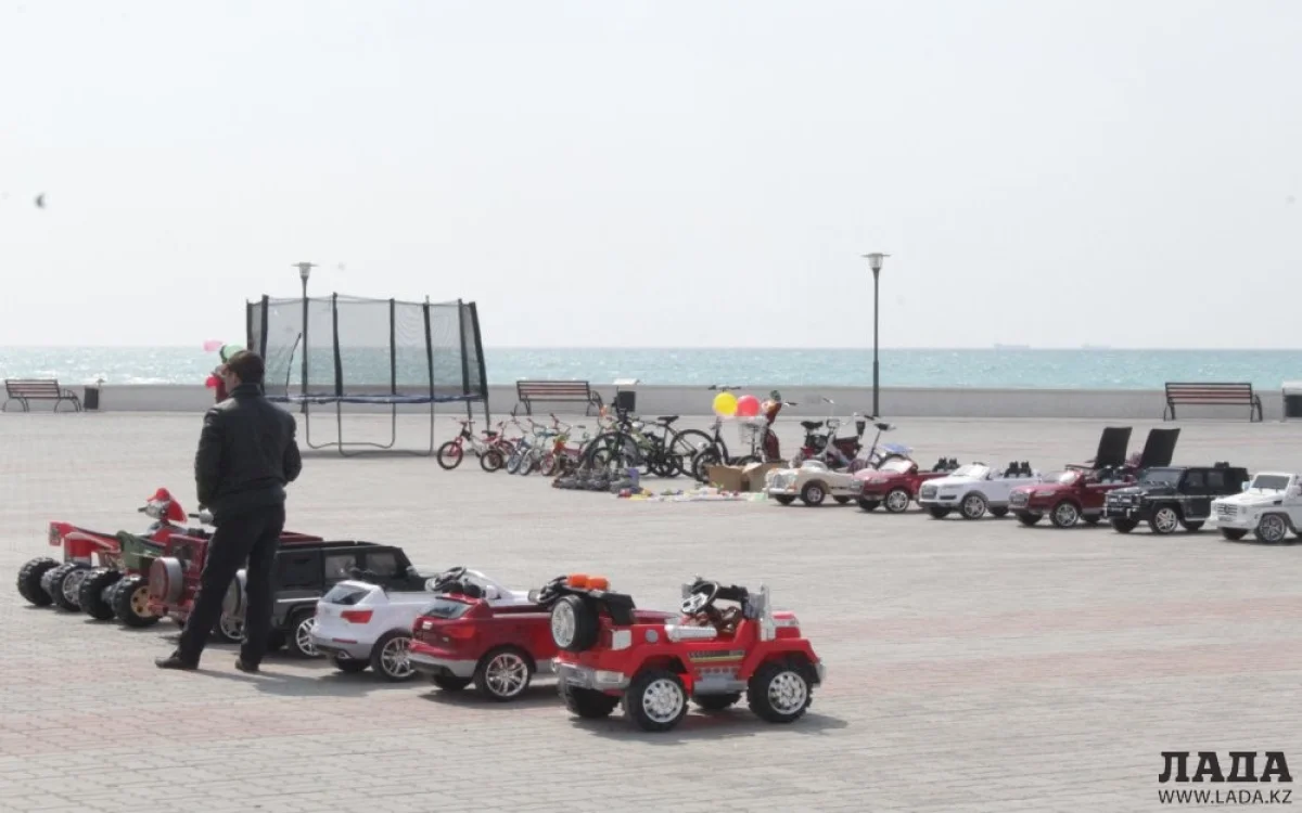 Фото автора||news_pic_more|<!--TBegin--><a href="https://img.lada.kz/2016-04/1460009703_img_9707.jpg" onclick="return hs.expand(this)" ><img align="left" src="https://img.lada.kz/2016-04/thumbs/1460009703_img_9707.jpg" alt='Жители Актау жалуются на предпринимателей на набережной 15 микрорайона' title='Жители Актау жалуются на предпринимателей на набережной 15 микрорайона'  /></a><!--TEnd--><br /><!--TBegin--><a href="https://img.lada.kz/2016-04/1460009795_img_9706.jpg" onclick="return hs.expand(this)" ><img align="left" src="https://img.lada.kz/2016-04/thumbs/1460009795_img_9706.jpg" alt='Жители Актау жалуются на предпринимателей на набережной 15 микрорайона' title='Жители Актау жалуются на предпринимателей на набережной 15 микрорайона'  /></a><!--TEnd--><br /><!--TBegin--><a href="https://img.lada.kz/2016-04/1460009760_img_9705.jpg" onclick="return hs.expand(this)" ><img align="left" src="https://img.lada.kz/2016-04/thumbs/1460009760_img_9705.jpg" alt='Жители Актау жалуются на предпринимателей на набережной 15 микрорайона' title='Жители Актау жалуются на предпринимателей на набережной 15 микрорайона'  /></a><!--TEnd--><br /><!--TBegin--><a href="https://img.lada.kz/2016-04/1460009813_img_9701.jpg" onclick="return hs.expand(this)" ><img align="left" src="https://img.lada.kz/2016-04/thumbs/1460009813_img_9701.jpg" alt='Жители Актау жалуются на предпринимателей на набережной 15 микрорайона' title='Жители Актау жалуются на предпринимателей на набережной 15 микрорайона'  /></a><!--TEnd-->