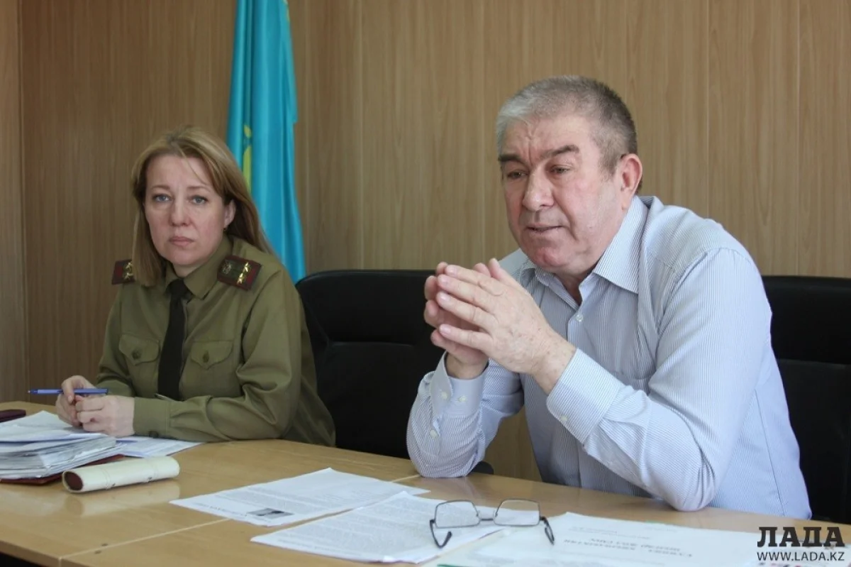 Врач-психиатр Нуракын Алимов рассказал, как уберечься от суицида. Фото Рукии Сычевой