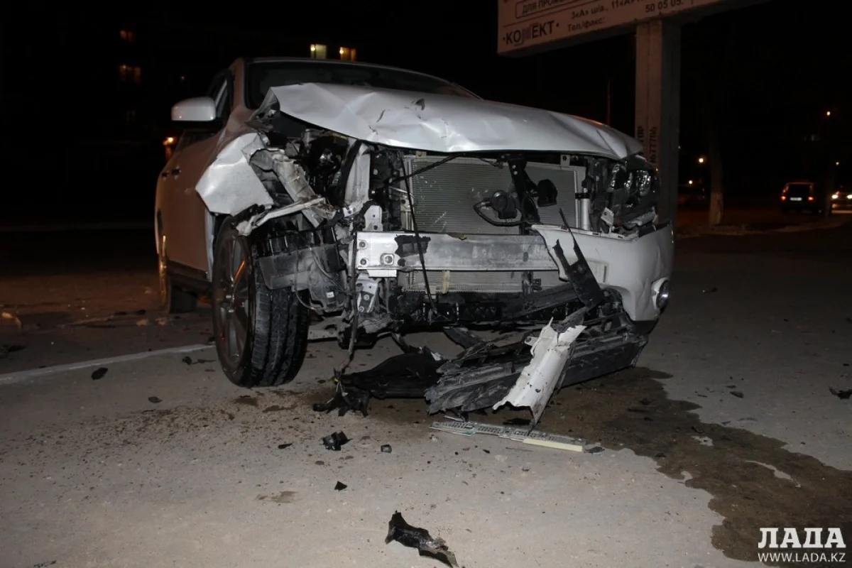 Внедорожник выбросило за бордюр. Фото автора||news_pic_more|<!--TBegin--><a href="https://img.lada.kz/2016-04/1460268592_1-pervaya.jpg" onclick="return hs.expand(this)" ><img src="https://img.lada.kz/2016-04/thumbs/1460268592_1-pervaya.jpg" alt='Двое жителей Актау попали в больницу в результате ночного столкновения внедорожника и легкового авто' title='Двое жителей Актау попали в больницу в результате ночного столкновения внедорожника и легкового авто'  /></a><!--TEnd--><br /><!--TBegin--><a href="https://img.lada.kz/2016-04/1460268622_2-vtoraya.jpg" onclick="return hs.expand(this)" ><img src="https://img.lada.kz/2016-04/thumbs/1460268622_2-vtoraya.jpg" alt='Двое жителей Актау попали в больницу в результате ночного столкновения внедорожника и легкового авто' title='Двое жителей Актау попали в больницу в результате ночного столкновения внедорожника и легкового авто'  /></a><!--TEnd--><br /><!--TBegin--><a href="https://img.lada.kz/2016-04/1460268547_3-tretya.jpg" onclick="return hs.expand(this)" ><img src="https://img.lada.kz/2016-04/thumbs/1460268547_3-tretya.jpg" alt='Двое жителей Актау попали в больницу в результате ночного столкновения внедорожника и легкового авто' title='Двое жителей Актау попали в больницу в результате ночного столкновения внедорожника и легкового авто'  /></a><!--TEnd--><br /><!--TBegin--><a href="https://img.lada.kz/2016-04/1460268557_4-img_9997.jpg" onclick="return hs.expand(this)" ><img src="https://img.lada.kz/2016-04/thumbs/1460268557_4-img_9997.jpg" alt='Двое жителей Актау попали в больницу в результате ночного столкновения внедорожника и легкового авто' title='Двое жителей Актау попали в больницу в результате ночного столкновения внедорожника и легкового авто'  /></a><!--TEnd--><br /><!--TBegin--><a href="https://img.lada.kz/2016-04/1460268621_5-img_9995.jpg" onclick="return hs.expand(this)" ><img src="https://img.lada.kz/2016-04/thumbs/1460268621_5-img_9995.jpg" alt='Двое жителей Актау попали в больницу в результате ночного столкновения внедорожника и легкового авто' title='Двое жителей Актау попали в больницу в результате ночного столкновения внедорожника и легкового авто'  /></a><!--TEnd--><br /><!--TBegin--><a href="https://img.lada.kz/2016-04/1460268586_6-img_9998.jpg" onclick="return hs.expand(this)" ><img src="https://img.lada.kz/2016-04/thumbs/1460268586_6-img_9998.jpg" alt='Двое жителей Актау попали в больницу в результате ночного столкновения внедорожника и легкового авто' title='Двое жителей Актау попали в больницу в результате ночного столкновения внедорожника и легкового авто'  /></a><!--TEnd-->