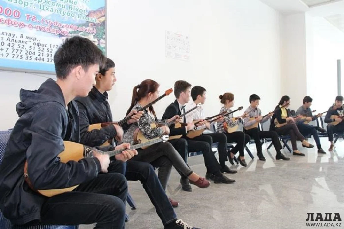 Участники &quot;домбыра party&quot;