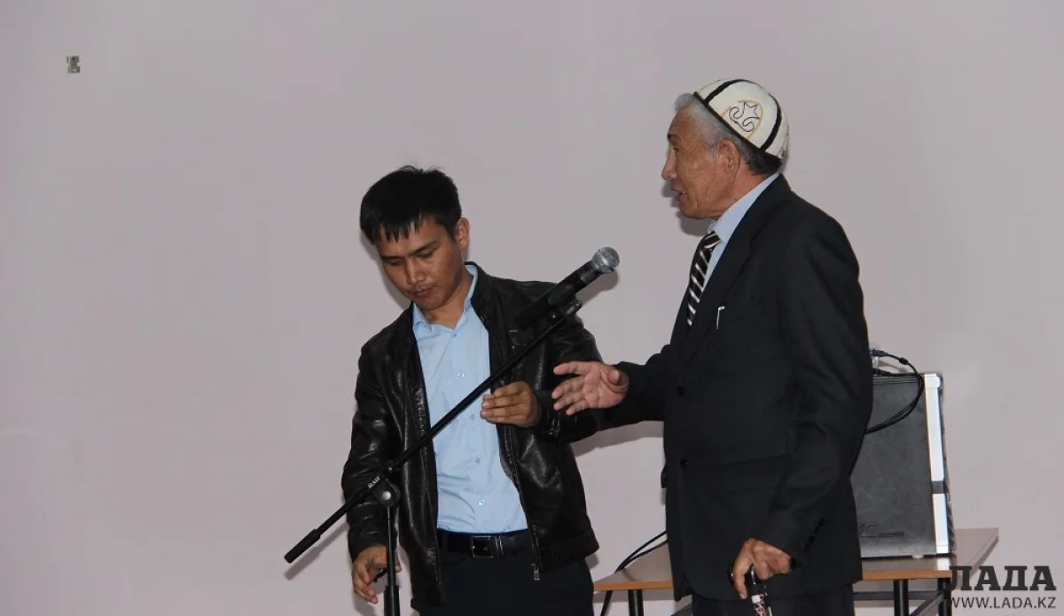 Вопросов на сходе жителей Мунайлы было задано немало. Фото автора