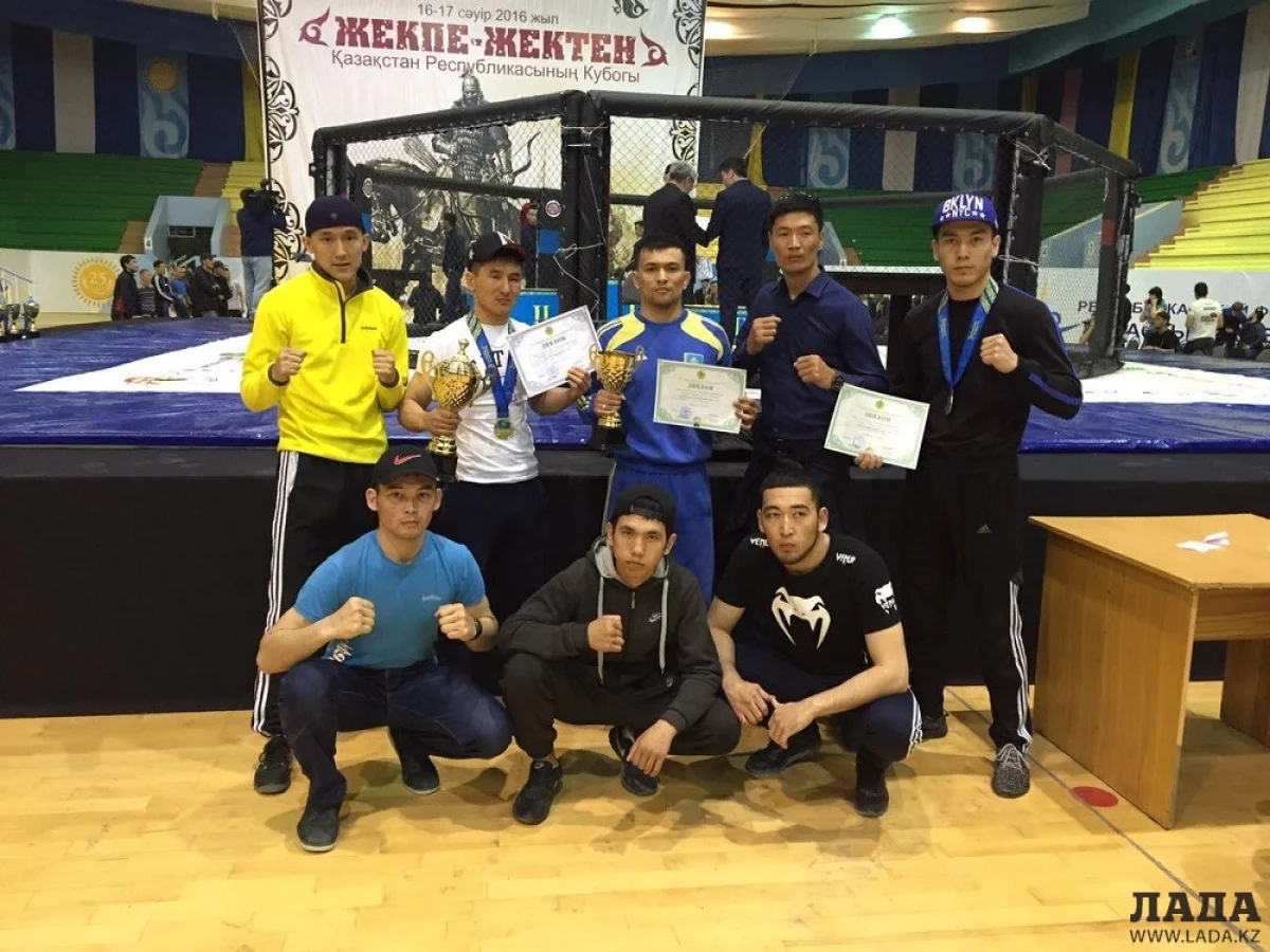 Команда Мангистауской области. Фото участников турнира||news_pic_more|<!--TBegin--><a href="https://img.lada.kz/2016-04/1461150777_img_4994.jpg" onclick="return hs.expand(this)" ><img src="https://img.lada.kz/2016-04/thumbs/1461150777_img_4994.jpg" alt='Спортсмены из Мангистау завоевали три медали на Кубке Казахстана по жекпе-жек' title='Спортсмены из Мангистау завоевали три медали на Кубке Казахстана по жекпе-жек'  /></a><!--TEnd--><br /><!--TBegin--><a href="https://img.lada.kz/2016-04/1461150781_aybolat.jpeg" onclick="return hs.expand(this)" ><img src="https://img.lada.kz/2016-04/thumbs/1461150781_aybolat.jpeg" alt='Спортсмены из Мангистау завоевали три медали на Кубке Казахстана по жекпе-жек' title='Спортсмены из Мангистау завоевали три медали на Кубке Казахстана по жекпе-жек'  /></a><!--TEnd-->