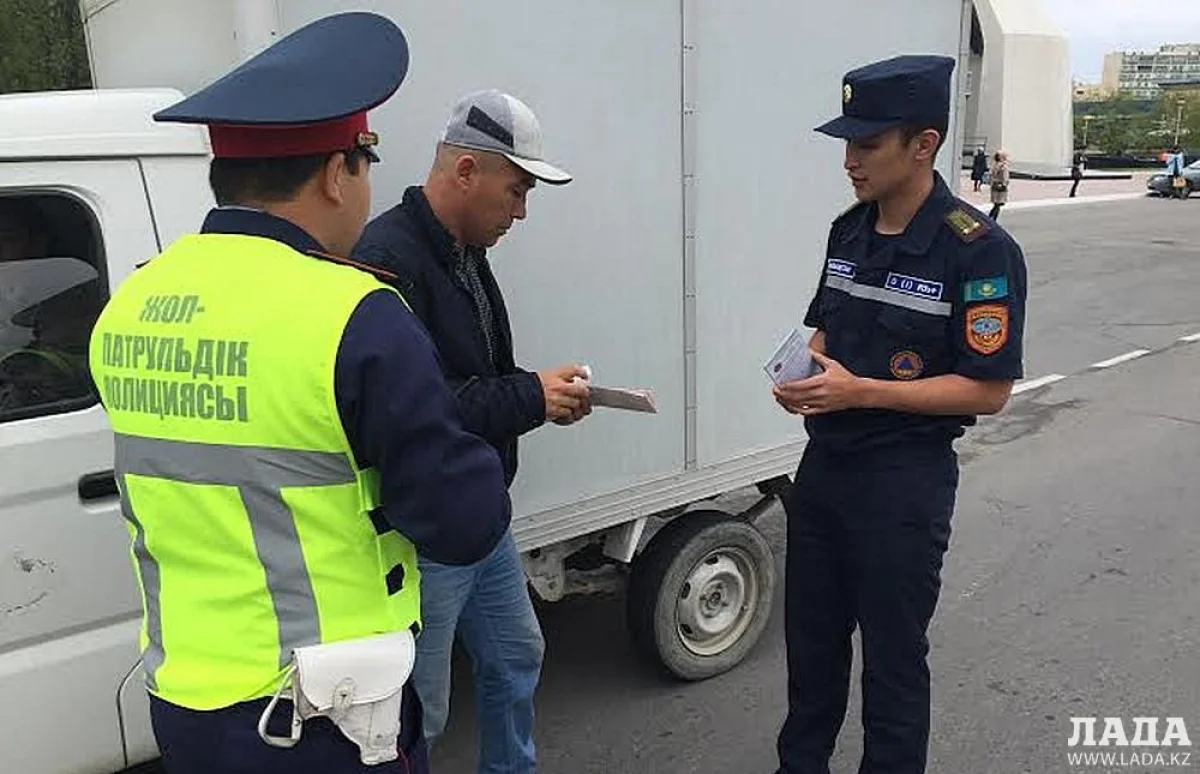 Пожарные проверили исправность огнетушителей. Фото предоставил Азамат Кулманов