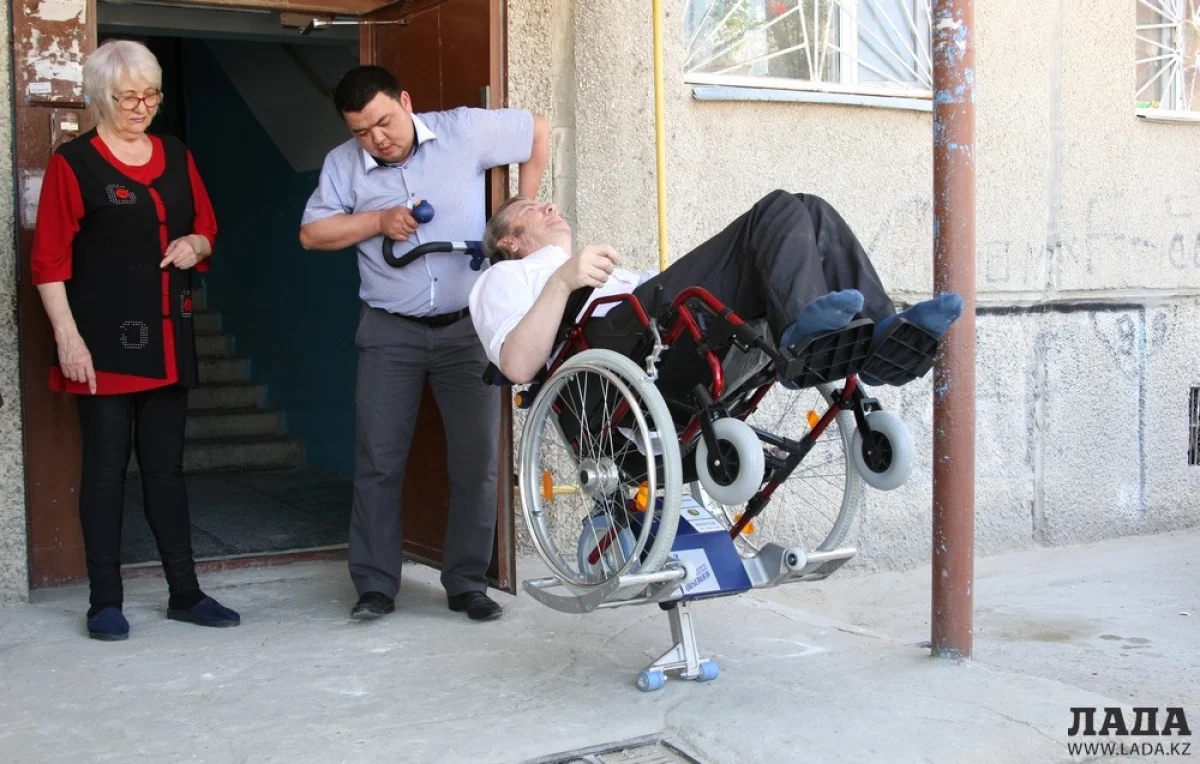 Ступенькоход в действии||news_pic_more|<!--TBegin--><a href="https://img.lada.kz/2016-05/1462361673_4x4x3164.jpg" onclick="return hs.expand(this)" ><img align="left" src="https://img.lada.kz/2016-05/thumbs/1462361673_4x4x3164.jpg" alt='В Мангистауской области десятерым инвалидам-колясочникам вручили ступенькоходы' title='В Мангистауской области десятерым инвалидам-колясочникам вручили ступенькоходы'  /></a><!--TEnd--><br /><!--TBegin--><a href="https://img.lada.kz/2016-05/1462361693_4x4x3198.jpg" onclick="return hs.expand(this)" ><img align="left" src="https://img.lada.kz/2016-05/thumbs/1462361693_4x4x3198.jpg" alt='В Мангистауской области десятерым инвалидам-колясочникам вручили ступенькоходы' title='В Мангистауской области десятерым инвалидам-колясочникам вручили ступенькоходы'  /></a><!--TEnd--><br /><!--TBegin--><a href="https://img.lada.kz/2016-05/1462361712_4x4x3215.jpg" onclick="return hs.expand(this)" ><img align="left" src="https://img.lada.kz/2016-05/thumbs/1462361712_4x4x3215.jpg" alt='В Мангистауской области десятерым инвалидам-колясочникам вручили ступенькоходы' title='В Мангистауской области десятерым инвалидам-колясочникам вручили ступенькоходы'  /></a><!--TEnd--><br /><!--TBegin--><a href="https://img.lada.kz/2016-05/1462361685_4x4x3237.jpg" onclick="return hs.expand(this)" ><img align="left" src="https://img.lada.kz/2016-05/thumbs/1462361685_4x4x3237.jpg" alt='В Мангистауской области десятерым инвалидам-колясочникам вручили ступенькоходы' title='В Мангистауской области десятерым инвалидам-колясочникам вручили ступенькоходы'  /></a><!--TEnd--><br /><!--TBegin--><a href="https://img.lada.kz/2016-05/1462361661_4x4x3238.jpg" onclick="return hs.expand(this)" ><img align="left" src="https://img.lada.kz/2016-05/thumbs/1462361661_4x4x3238.jpg" alt='В Мангистауской области десятерым инвалидам-колясочникам вручили ступенькоходы' title='В Мангистауской области десятерым инвалидам-колясочникам вручили ступенькоходы'  /></a><!--TEnd-->