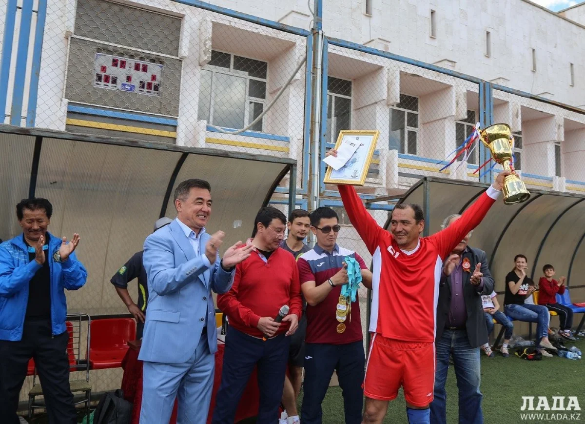 За десять лет &quot;Спартак&quot; впервые получает чемпионский титул. Фото Жаната Айганина