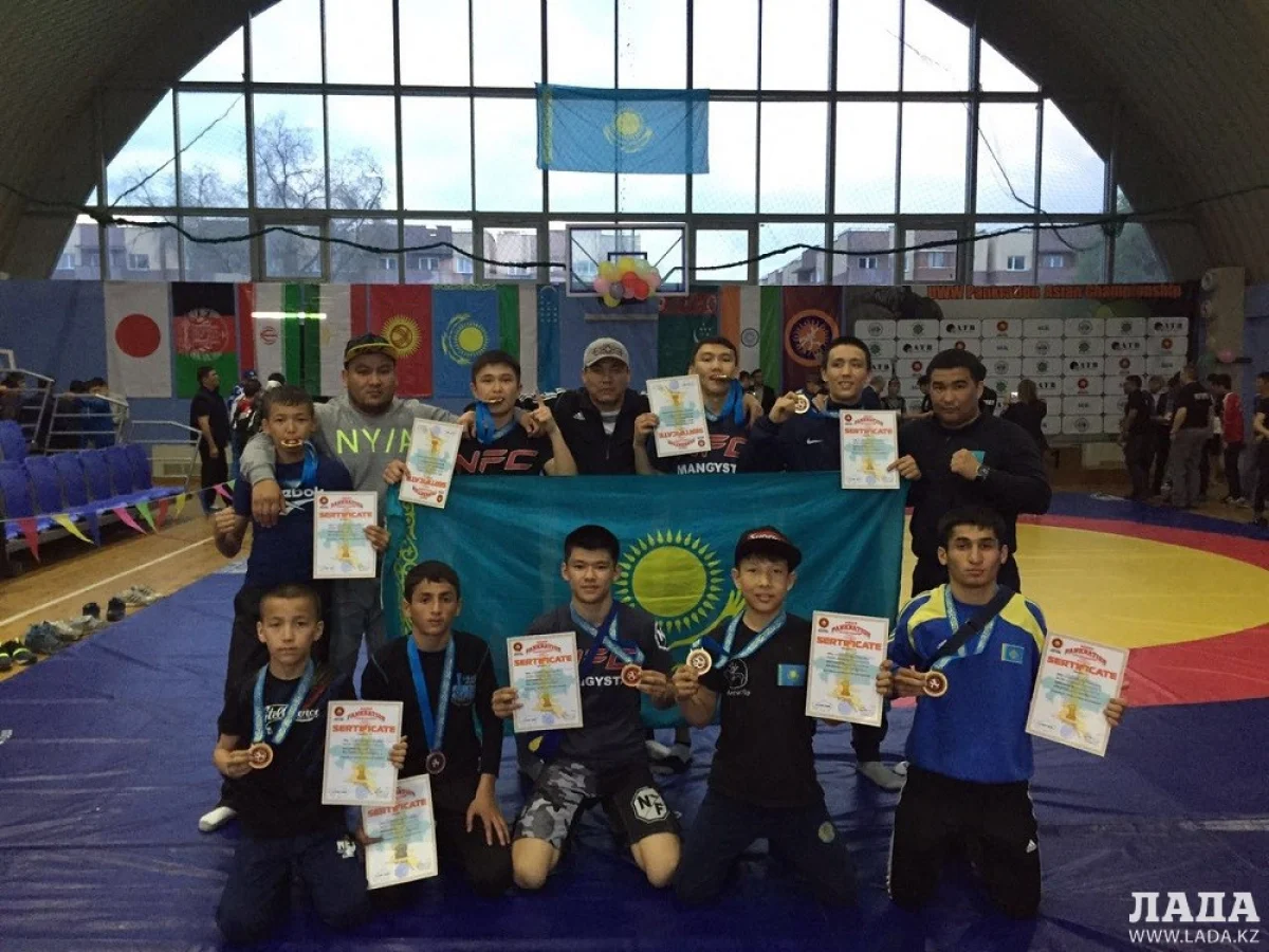 Команда Мангистауской области. Фото участников турнира