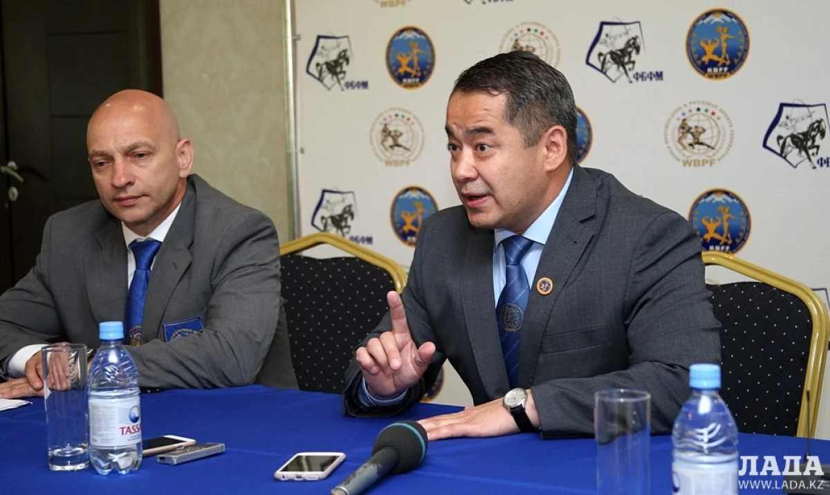 Талап Иматалиев рассказывает о бодибилдинге. Фото Ольги Ярославской