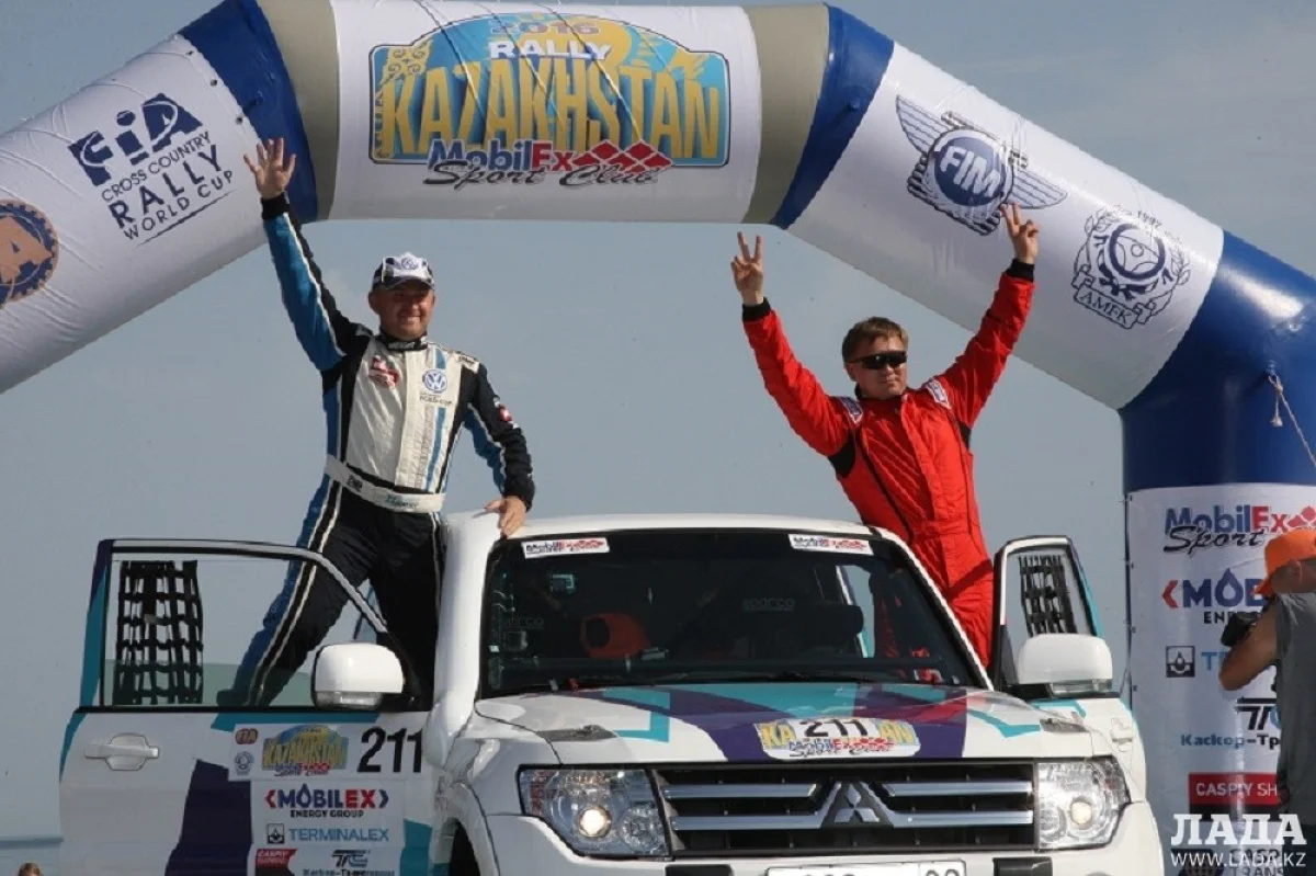 Старт ралли-рейдов на набережной Актау. Фото Ольги Ярославской