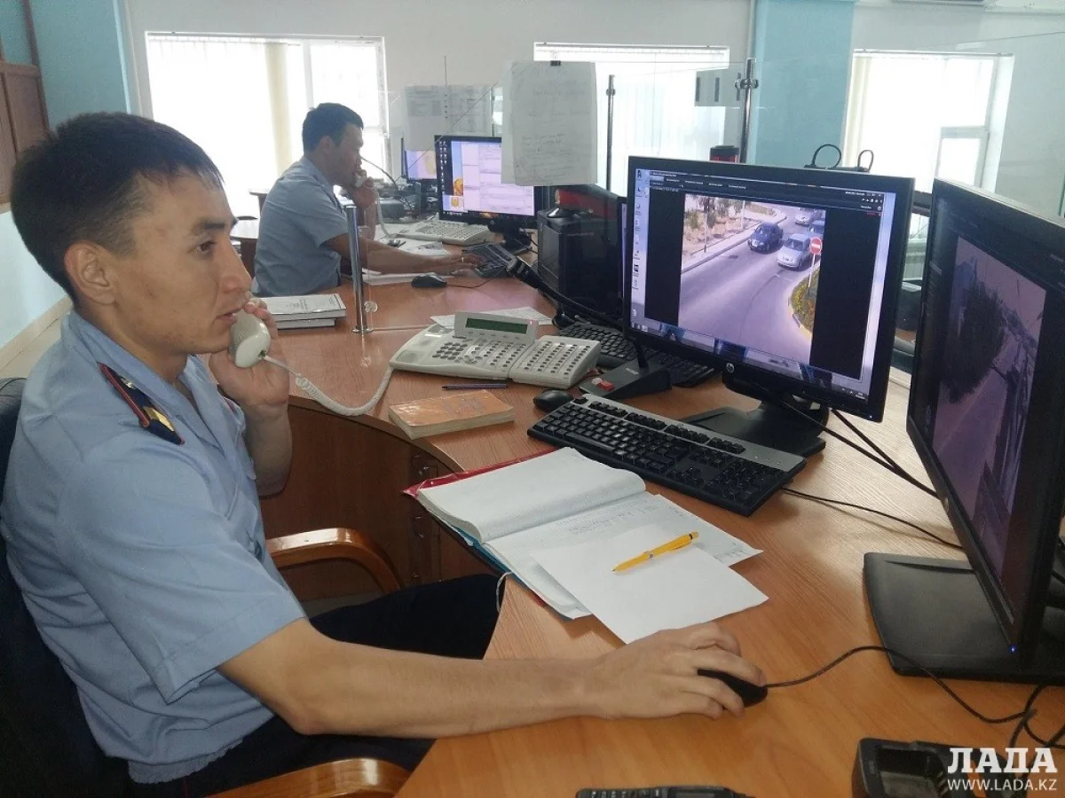 За дорогой будут следить не только патрули, но и операторы центра оперативного управления УВД Актау. Фото Шолпан Юлдашевой