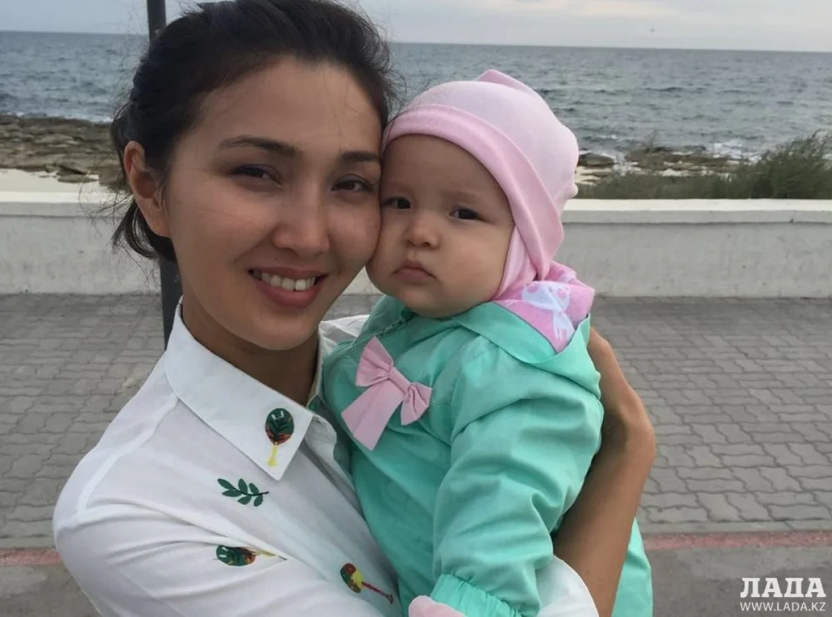 Камшат Шамиева с дочкой. Фото из личного архива Камшат Шамиевой.
