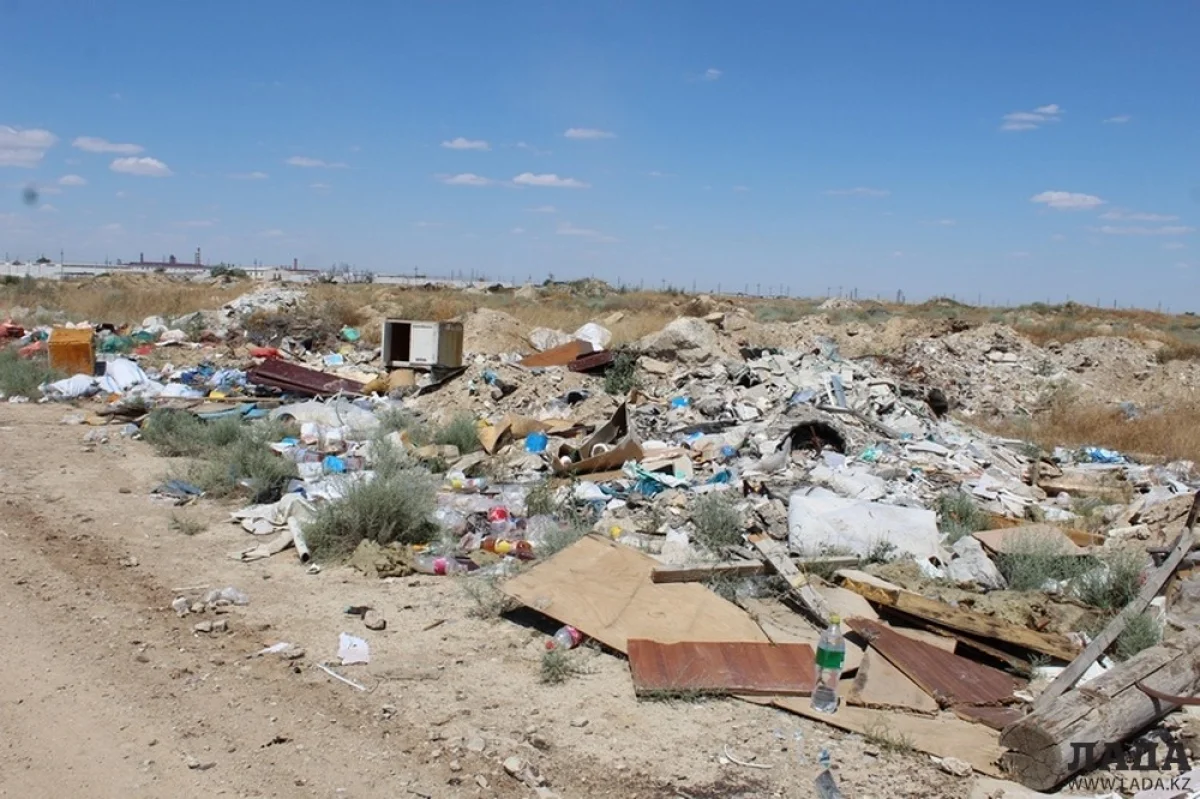Мусор в районе промзоны не вывезли спустя 10 дней после обещанного срока