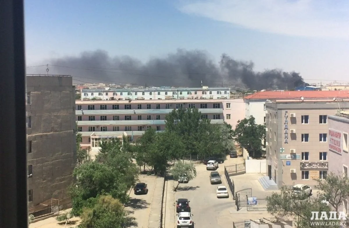 Дым от горящих атопокрышек виден был из разных районов города. Фото пользователя lada.kz