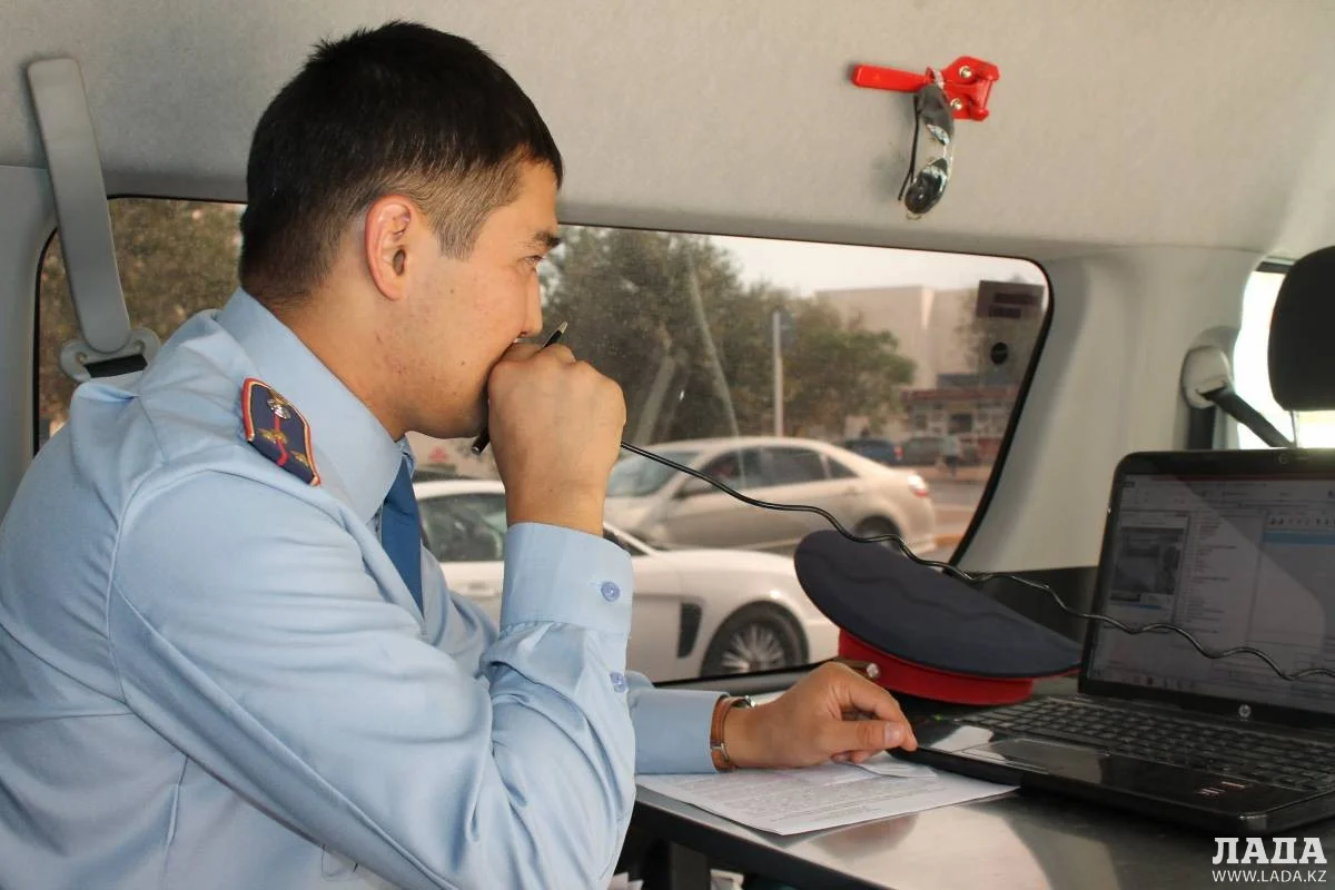 Госномера должников считывает система &quot;Поток&quot;. Фото автора