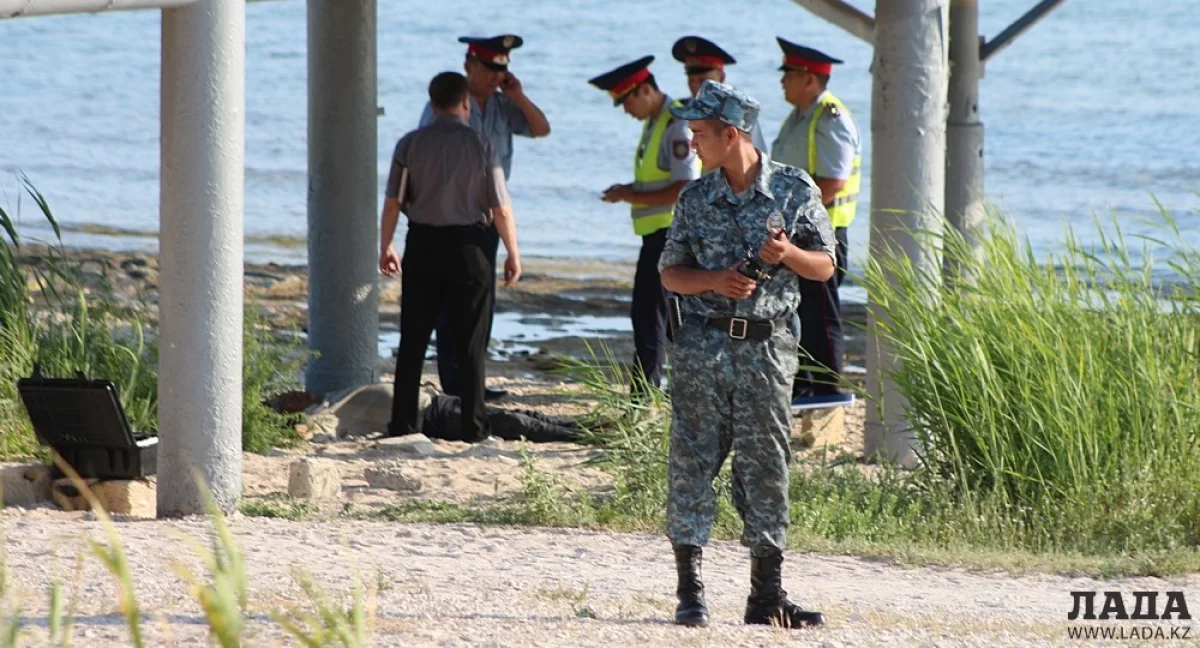 Место происшествия||news_pic_more|<!--TBegin--><a href="https://img.lada.kz/2016-07/1467732460_img_9331.jpg" onclick="return hs.expand(this)" ><img align="left" src="https://img.lada.kz/2016-07/thumbs/1467732460_img_9331.jpg" alt='В Актау на берегу моря обнаружен труп мужчины' title='В Актау на берегу моря обнаружен труп мужчины'  /></a><!--TEnd--><br /><!--TBegin--><a href="https://img.lada.kz/2016-07/1467732457_img_9332.jpg" onclick="return hs.expand(this)" ><img align="left" src="https://img.lada.kz/2016-07/thumbs/1467732457_img_9332.jpg" alt='В Актау на берегу моря обнаружен труп мужчины' title='В Актау на берегу моря обнаружен труп мужчины'  /></a><!--TEnd--><br /><!--TBegin--><a href="https://img.lada.kz/2016-07/1467732422_img_9339.jpg" onclick="return hs.expand(this)" ><img align="left" src="https://img.lada.kz/2016-07/thumbs/1467732422_img_9339.jpg" alt='В Актау на берегу моря обнаружен труп мужчины' title='В Актау на берегу моря обнаружен труп мужчины'  /></a><!--TEnd-->