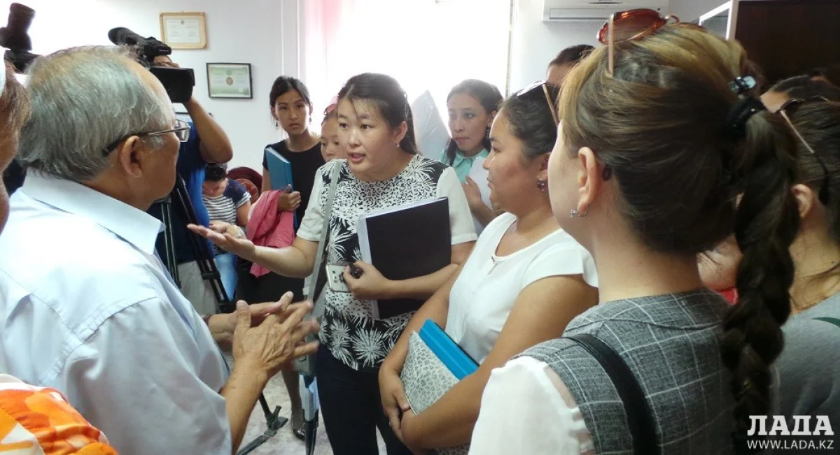 Студенты Мангистауского гуманитарно-технического университета