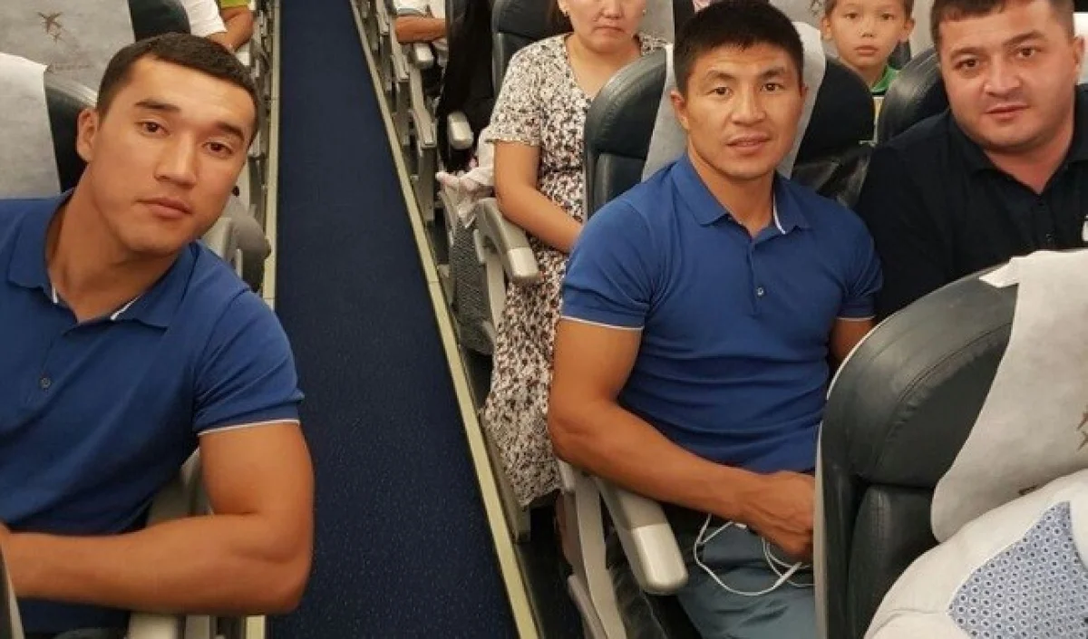 Адильбек Ниязымбетов и Берик Абдрахманов. Фото предоставлено пресс-службой федерации бокса Мангистауской области