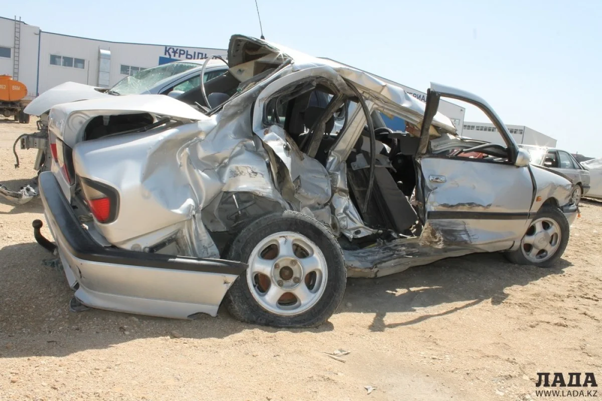 Разбитый Nissan Primera на штрафстоянке. Фото автора||news_pic_more|<!--TBegin--><a href="https://img.lada.kz/2016-08/1470303571_img_9686.jpg" onclick="return hs.expand(this)" ><img src="https://img.lada.kz/2016-08/thumbs/1470303571_img_9686.jpg" alt='В ДТП на автодороге Актау - аэропорт погибла 30-летняя девушка' title='В ДТП на автодороге Актау - аэропорт погибла 30-летняя девушка'  /></a><!--TEnd--><br /><!--TBegin--><a href="https://img.lada.kz/2016-08/1470303523_img_9688.jpg" onclick="return hs.expand(this)" ><img src="https://img.lada.kz/2016-08/thumbs/1470303523_img_9688.jpg" alt='В ДТП на автодороге Актау - аэропорт погибла 30-летняя девушка' title='В ДТП на автодороге Актау - аэропорт погибла 30-летняя девушка'  /></a><!--TEnd--><br /><!--TBegin--><a href="https://img.lada.kz/2016-08/1470303500_img_9691.jpg" onclick="return hs.expand(this)" ><img src="https://img.lada.kz/2016-08/thumbs/1470303500_img_9691.jpg" alt='В ДТП на автодороге Актау - аэропорт погибла 30-летняя девушка' title='В ДТП на автодороге Актау - аэропорт погибла 30-летняя девушка'  /></a><!--TEnd--><br /><!--TBegin--><a href="https://img.lada.kz/2016-08/1470303577_img_9692.jpg" onclick="return hs.expand(this)" ><img src="https://img.lada.kz/2016-08/thumbs/1470303577_img_9692.jpg" alt='В ДТП на автодороге Актау - аэропорт погибла 30-летняя девушка' title='В ДТП на автодороге Актау - аэропорт погибла 30-летняя девушка'  /></a><!--TEnd--><br /><!--TBegin--><a href="https://img.lada.kz/2016-08/1470303568_img_9694.jpg" onclick="return hs.expand(this)" ><img src="https://img.lada.kz/2016-08/thumbs/1470303568_img_9694.jpg" alt='В ДТП на автодороге Актау - аэропорт погибла 30-летняя девушка' title='В ДТП на автодороге Актау - аэропорт погибла 30-летняя девушка'  /></a><!--TEnd-->