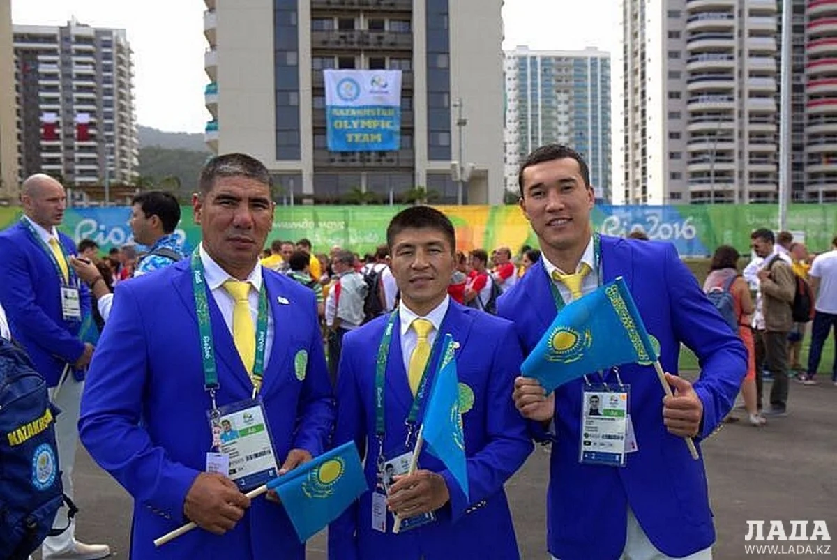 Тренер Марат Джакиев, Берик Абдрахманов и Адильбек Ниязымбетов