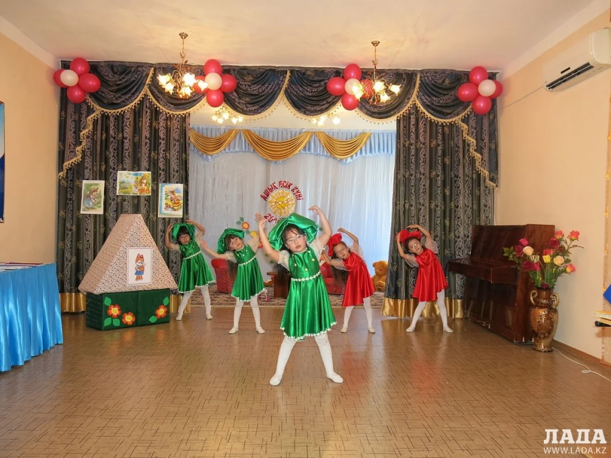 Праздник в детском саду. Фото автора