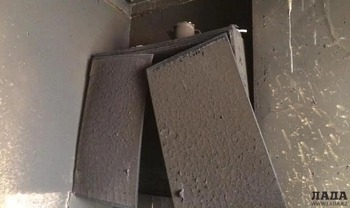 Последствия пожара в 168 доме 30 микрорайона. Фото предоставлено Нуржаном Борашевым.