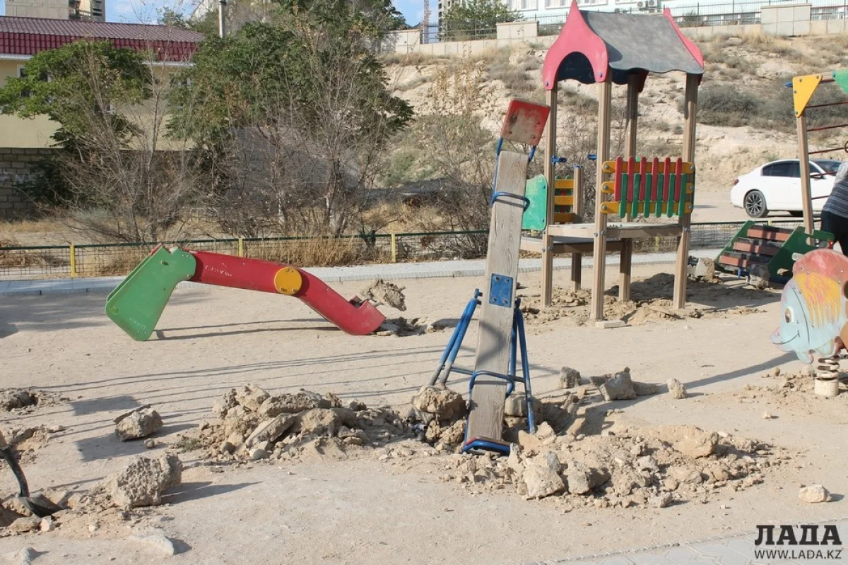 Предприниматели начали разбирать детскую площадку у дома №34||news_pic_more|<!--TBegin--><a href="https://img.lada.kz/2016-08/1471434828_img_0082.jpg" onclick="return hs.expand(this)" ><img src="https://img.lada.kz/2016-08/thumbs/1471434828_img_0082.jpg" alt='Жители 14 микрорайона Актау недовольны переносом детской площадки' title='Жители 14 микрорайона Актау недовольны переносом детской площадки'  /></a><!--TEnd--><br /><!--TBegin--><a href="https://img.lada.kz/2016-08/1471434800_img_0075.jpg" onclick="return hs.expand(this)" ><img src="https://img.lada.kz/2016-08/thumbs/1471434800_img_0075.jpg" alt='Жители 14 микрорайона Актау недовольны переносом детской площадки' title='Жители 14 микрорайона Актау недовольны переносом детской площадки'  /></a><!--TEnd--><br /><!--TBegin--><a href="https://img.lada.kz/2016-08/1471434890_img_0076.jpg" onclick="return hs.expand(this)" ><img src="https://img.lada.kz/2016-08/thumbs/1471434890_img_0076.jpg" alt='Жители 14 микрорайона Актау недовольны переносом детской площадки' title='Жители 14 микрорайона Актау недовольны переносом детской площадки'  /></a><!--TEnd--><br /><!--TBegin--><a href="https://img.lada.kz/2016-08/1471434865_img_0077.jpg" onclick="return hs.expand(this)" ><img src="https://img.lada.kz/2016-08/thumbs/1471434865_img_0077.jpg" alt='Жители 14 микрорайона Актау недовольны переносом детской площадки' title='Жители 14 микрорайона Актау недовольны переносом детской площадки'  /></a><!--TEnd--><br /><!--TBegin--><a href="https://img.lada.kz/2016-08/1471434843_img_0078.jpg" onclick="return hs.expand(this)" ><img src="https://img.lada.kz/2016-08/thumbs/1471434843_img_0078.jpg" alt='Жители 14 микрорайона Актау недовольны переносом детской площадки' title='Жители 14 микрорайона Актау недовольны переносом детской площадки'  /></a><!--TEnd--><br /><!--TBegin--><a href="https://img.lada.kz/2016-08/1471434848_img_0083.jpg" onclick="return hs.expand(this)" ><img src="https://img.lada.kz/2016-08/thumbs/1471434848_img_0083.jpg" alt='Жители 14 микрорайона Актау недовольны переносом детской площадки' title='Жители 14 микрорайона Актау недовольны переносом детской площадки'  /></a><!--TEnd--><br /><!--TBegin--><a href="https://img.lada.kz/2016-08/1471434900_img_0091.jpg" onclick="return hs.expand(this)" ><img src="https://img.lada.kz/2016-08/thumbs/1471434900_img_0091.jpg" alt='Жители 14 микрорайона Актау недовольны переносом детской площадки' title='Жители 14 микрорайона Актау недовольны переносом детской площадки'  /></a><!--TEnd-->