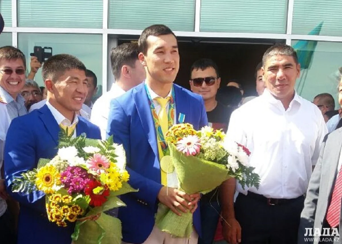 Фото Лианы Рязанцевой||news_pic_more|<!--TBegin--><a href="https://img.lada.kz/2016-08/1472293399_68d515cf-82fb-40db-9159-49078367c2fa.jpg" onclick="return hs.expand(this)" ><img align="left" src="https://img.lada.kz/2016-08/thumbs/1472293399_68d515cf-82fb-40db-9159-49078367c2fa.jpg" alt='В Актау встретили Адильбека Ниязымбетова и Берика Абдрахманова' title='В Актау встретили Адильбека Ниязымбетова и Берика Абдрахманова'  /></a><!--TEnd--><br /><!--TBegin--><a href="https://img.lada.kz/2016-08/1472293400_784a39c8-02c0-4148-820d-ac167448b77c.jpg" onclick="return hs.expand(this)" ><img align="left" src="https://img.lada.kz/2016-08/thumbs/1472293400_784a39c8-02c0-4148-820d-ac167448b77c.jpg" alt='В Актау встретили Адильбека Ниязымбетова и Берика Абдрахманова' title='В Актау встретили Адильбека Ниязымбетова и Берика Абдрахманова'  /></a><!--TEnd--><br /><!--TBegin--><a href="https://img.lada.kz/2016-08/1472293360_831173c4-63b3-4d8b-a715-127d96f8604c.jpg" onclick="return hs.expand(this)" ><img align="left" src="https://img.lada.kz/2016-08/thumbs/1472293360_831173c4-63b3-4d8b-a715-127d96f8604c.jpg" alt='В Актау встретили Адильбека Ниязымбетова и Берика Абдрахманова' title='В Актау встретили Адильбека Ниязымбетова и Берика Абдрахманова'  /></a><!--TEnd--><br /><!--TBegin--><a href="https://img.lada.kz/2016-08/1472293324_c585e913-29df-4370-8da9-4da16174f2f9.jpg" onclick="return hs.expand(this)" ><img align="left" src="https://img.lada.kz/2016-08/thumbs/1472293324_c585e913-29df-4370-8da9-4da16174f2f9.jpg" alt='В Актау встретили Адильбека Ниязымбетова и Берика Абдрахманова' title='В Актау встретили Адильбека Ниязымбетова и Берика Абдрахманова'  /></a><!--TEnd--><br /><!--TBegin--><a href="https://img.lada.kz/2016-08/1472293403_dc6e2e96-93d1-49d1-950b-ba5c66b1d146.jpg" onclick="return hs.expand(this)" ><img align="left" src="https://img.lada.kz/2016-08/thumbs/1472293403_dc6e2e96-93d1-49d1-950b-ba5c66b1d146.jpg" alt='В Актау встретили Адильбека Ниязымбетова и Берика Абдрахманова' title='В Актау встретили Адильбека Ниязымбетова и Берика Абдрахманова'  /></a><!--TEnd-->