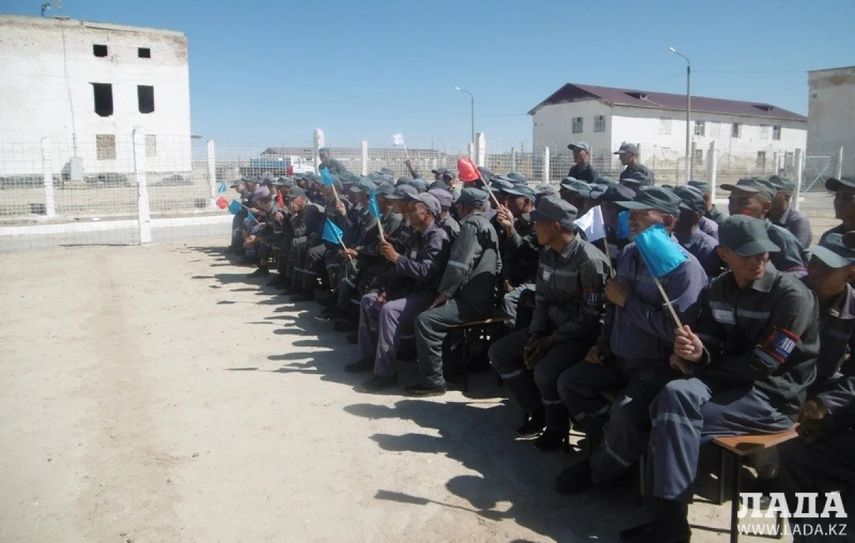 Участники соревнований||news_pic_more|<!--TBegin--><a href="https://img.lada.kz/2016-08/1472566664_holla_user_106914775.jpg" onclick="return hs.expand(this)" ><img src="https://img.lada.kz/2016-08/thumbs/1472566664_holla_user_106914775.jpg" alt='В Актау сотрудники и осужденные колоний строгого режима состязались в спортивных соревнованиях' title='В Актау сотрудники и осужденные колоний строгого режима состязались в спортивных соревнованиях'  /></a><!--TEnd--><br /><!--TBegin--><a href="https://img.lada.kz/2016-08/1472566680_holla_user_1519146783.jpg" onclick="return hs.expand(this)" ><img src="https://img.lada.kz/2016-08/thumbs/1472566680_holla_user_1519146783.jpg" alt='В Актау сотрудники и осужденные колоний строгого режима состязались в спортивных соревнованиях' title='В Актау сотрудники и осужденные колоний строгого режима состязались в спортивных соревнованиях'  /></a><!--TEnd-->