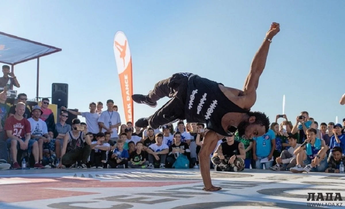 Би-бой Джуниор из Франции