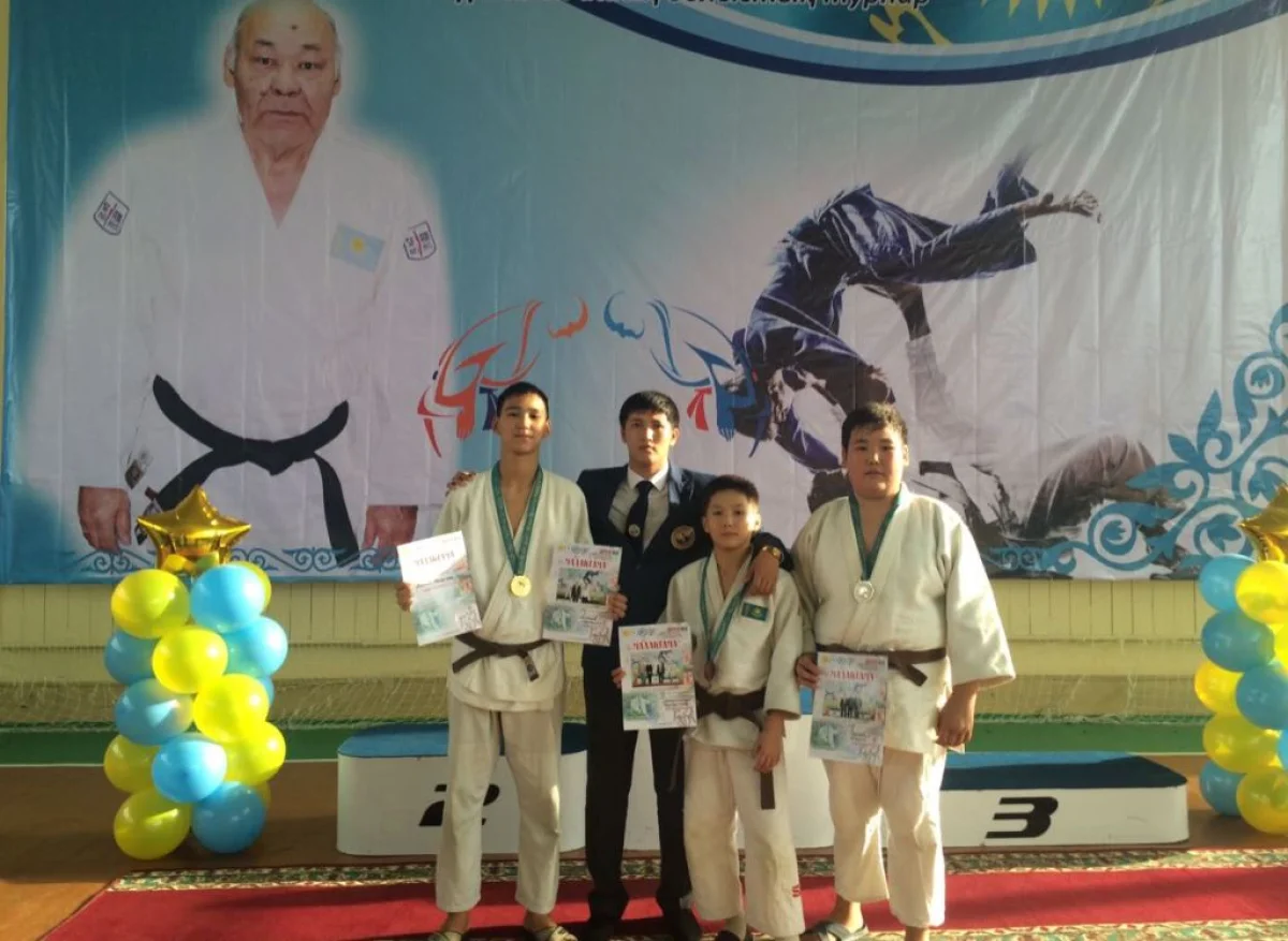 Поле награждения. Фото предоставлено Ж. Кобылановым