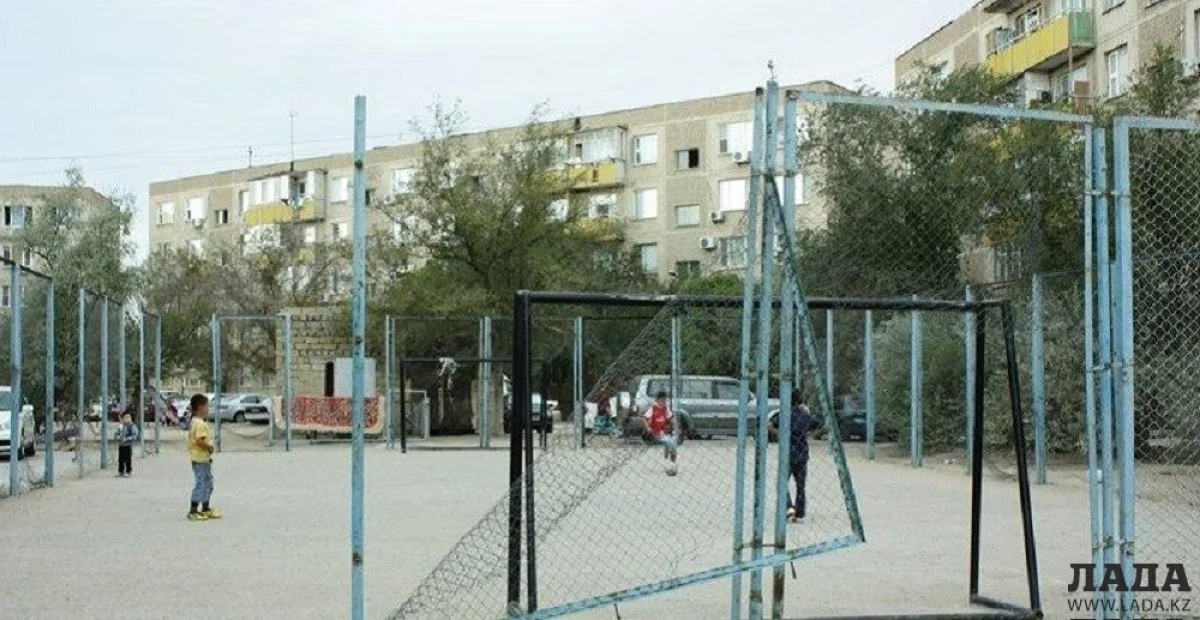 Футбольное поле в Актау