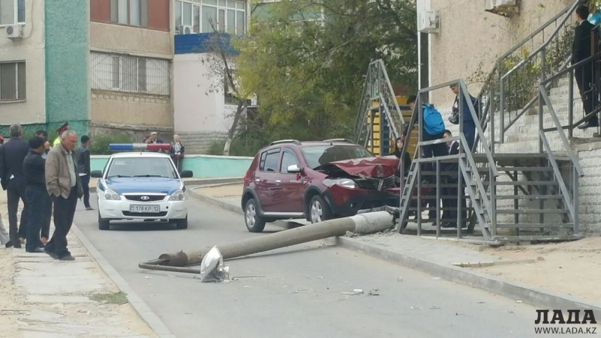 Фото из социальных сетей||news_pic_more|<!--TBegin--><a href="https://img.lada.kz/2016-09/1475056525_img-20160928-wa0007.jpg" onclick="return hs.expand(this)" ><img align="left" src="https://img.lada.kz/2016-09/thumbs/1475056525_img-20160928-wa0007.jpg" alt='Снесшая в 9 микрорайоне Актау столб женщина-водитель скрылась с места ДТП' title='Снесшая в 9 микрорайоне Актау столб женщина-водитель скрылась с места ДТП'  /></a><!--TEnd--><br /><!--TBegin--><a href="https://img.lada.kz/2016-09/1475056562_111mg-20160928-wa0008.jpg" onclick="return hs.expand(this)" ><img align="left" src="https://img.lada.kz/2016-09/thumbs/1475056562_111mg-20160928-wa0008.jpg" alt='Снесшая в 9 микрорайоне Актау столб женщина-водитель скрылась с места ДТП' title='Снесшая в 9 микрорайоне Актау столб женщина-водитель скрылась с места ДТП'  /></a><!--TEnd--><br /><!--TBegin--><a href="https://img.lada.kz/2016-09/1475056544_333img-20160928-wa0009.jpg" onclick="return hs.expand(this)" ><img align="left" src="https://img.lada.kz/2016-09/thumbs/1475056544_333img-20160928-wa0009.jpg" alt='Снесшая в 9 микрорайоне Актау столб женщина-водитель скрылась с места ДТП' title='Снесшая в 9 микрорайоне Актау столб женщина-водитель скрылась с места ДТП'  /></a><!--TEnd--><br /><!--TBegin--><a href="https://img.lada.kz/2016-09/1475056497_img-20160928-wa0003.jpg" onclick="return hs.expand(this)" ><img align="left" src="https://img.lada.kz/2016-09/thumbs/1475056497_img-20160928-wa0003.jpg" alt='Снесшая в 9 микрорайоне Актау столб женщина-водитель скрылась с места ДТП' title='Снесшая в 9 микрорайоне Актау столб женщина-водитель скрылась с места ДТП'  /></a><!--TEnd--><br /><!--TBegin--><a href="https://img.lada.kz/2016-09/1475056502_img-20160928-wa0004.jpg" onclick="return hs.expand(this)" ><img align="left" src="https://img.lada.kz/2016-09/thumbs/1475056502_img-20160928-wa0004.jpg" alt='Снесшая в 9 микрорайоне Актау столб женщина-водитель скрылась с места ДТП' title='Снесшая в 9 микрорайоне Актау столб женщина-водитель скрылась с места ДТП'  /></a><!--TEnd--><br /><!--TBegin--><a href="https://img.lada.kz/2016-09/1475056553_img-20160928-wa0006.jpg" onclick="return hs.expand(this)" ><img align="left" src="https://img.lada.kz/2016-09/thumbs/1475056553_img-20160928-wa0006.jpg" alt='Снесшая в 9 микрорайоне Актау столб женщина-водитель скрылась с места ДТП' title='Снесшая в 9 микрорайоне Актау столб женщина-водитель скрылась с места ДТП'  /></a><!--TEnd-->