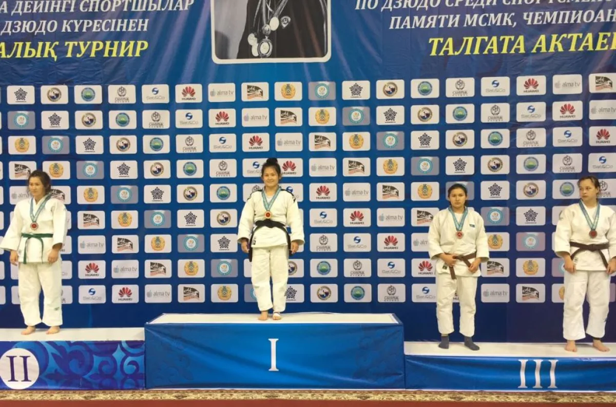 На высшей ступени пьедестала почета Акниет Турдан. Фото предоставлено Ж.Кобылановым