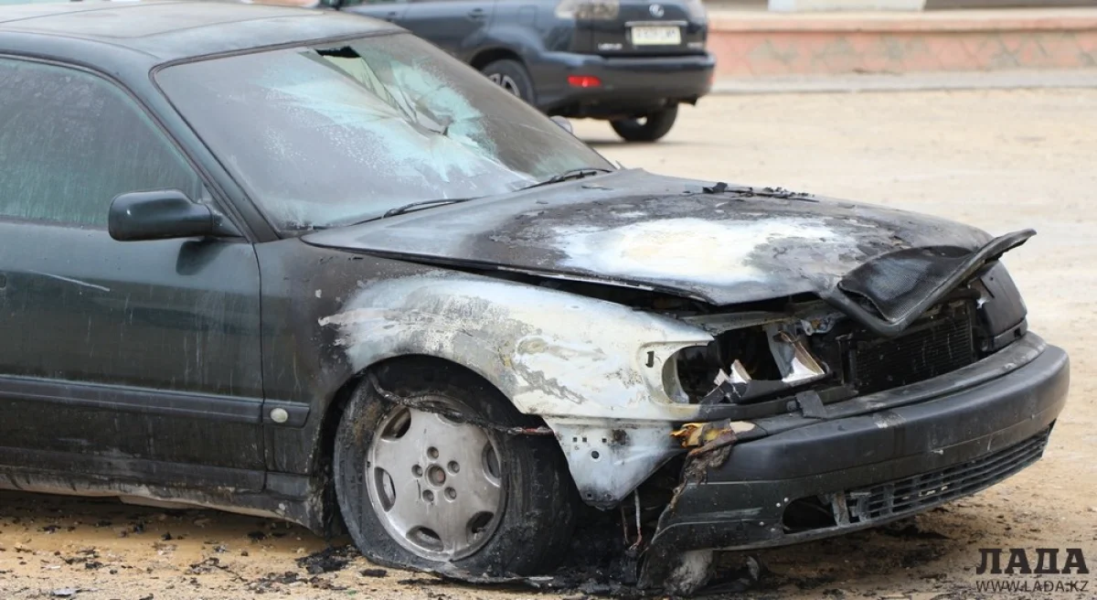 Сгоревший автомобиль. Фото Рашида Исмагилова