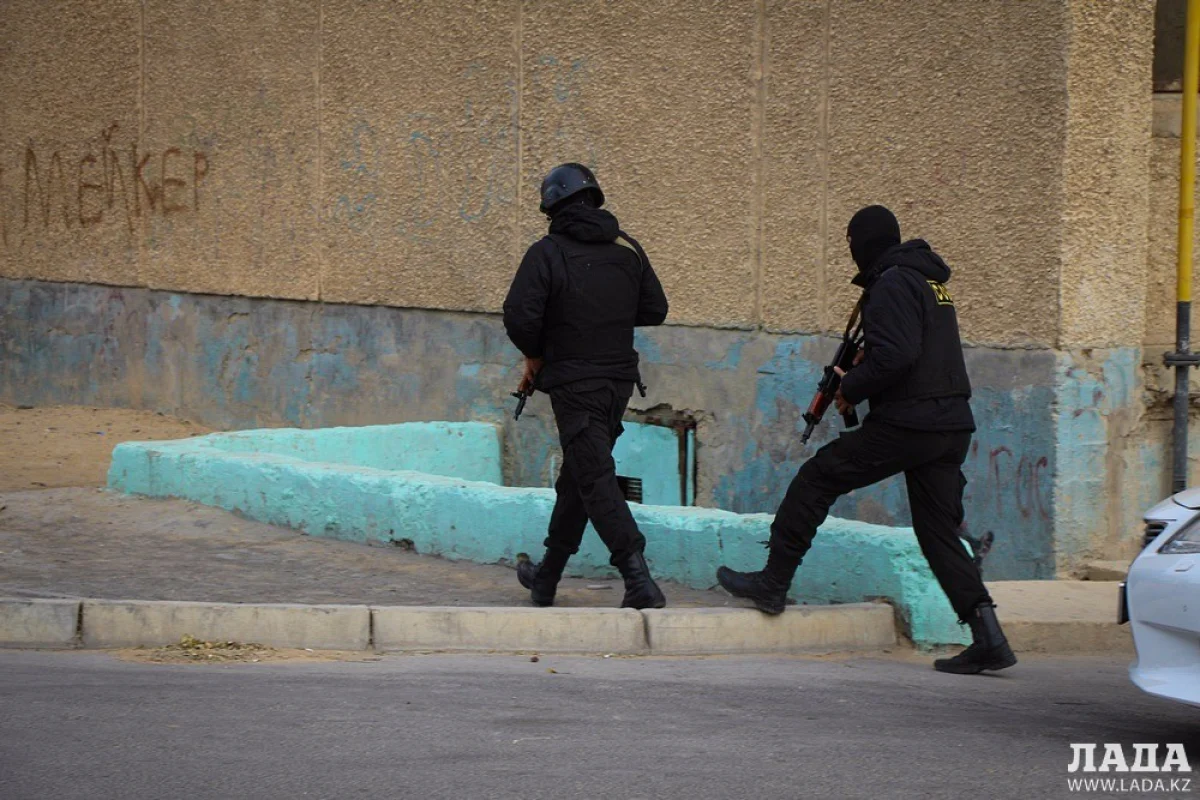 Фото Рашида Исмагилова||news_pic_more|<div align="left"><!--colorstart:#3333FF--><span style="color:#3333FF"><!--/colorstart-->ПРОДОЛЖЕНИЕ: <!--colorend--></span><!--/colorend--></div><br /><br /><div align="left"><a href="https://www.lada.kz/aktau_news/incidents/43760-press-sluzhba-dvd-mangistau-muzhchina-ugrozhal-ohranniku-detskogo-sada-29-metallicheskim-mikrofonom.html" >Пресс-служба ДВД Мангистау: Мужчина угрожал охраннику детского сада №29 металлическим микрофоном</a></div><br /><br /><div align="left"><a href="https://www.lada.kz/aktau_news/incidents/43785-press-sluzhba-dvd-mangistau-ugrozhavshego-strelboy-muzhchinu-otpravili-v-psihiatricheskiy-dispanser.html" >Пресс-служба ДВД Мангистау: Угрожавшего стрельбой в детском саду мужчину направили в психиатрический диспансер</a></div>