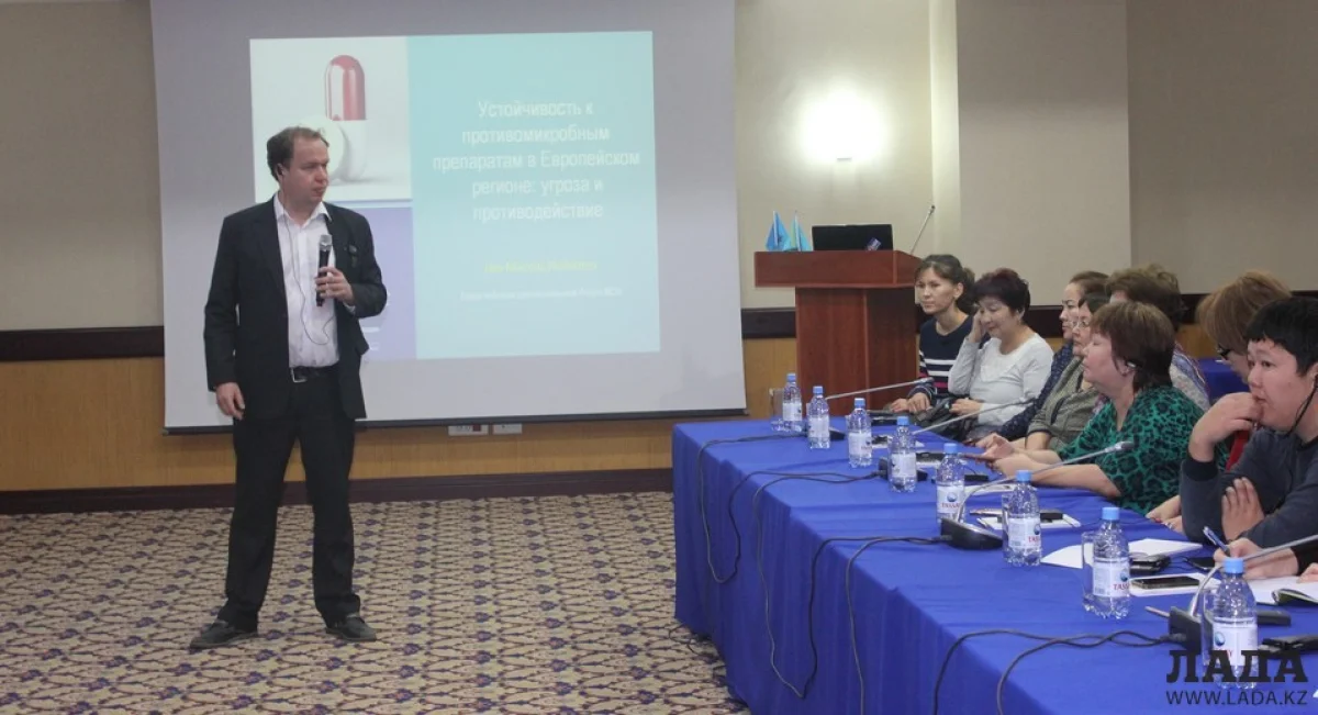 Ян-Маркус Хелстром на семинаре для врачей. Фото автора